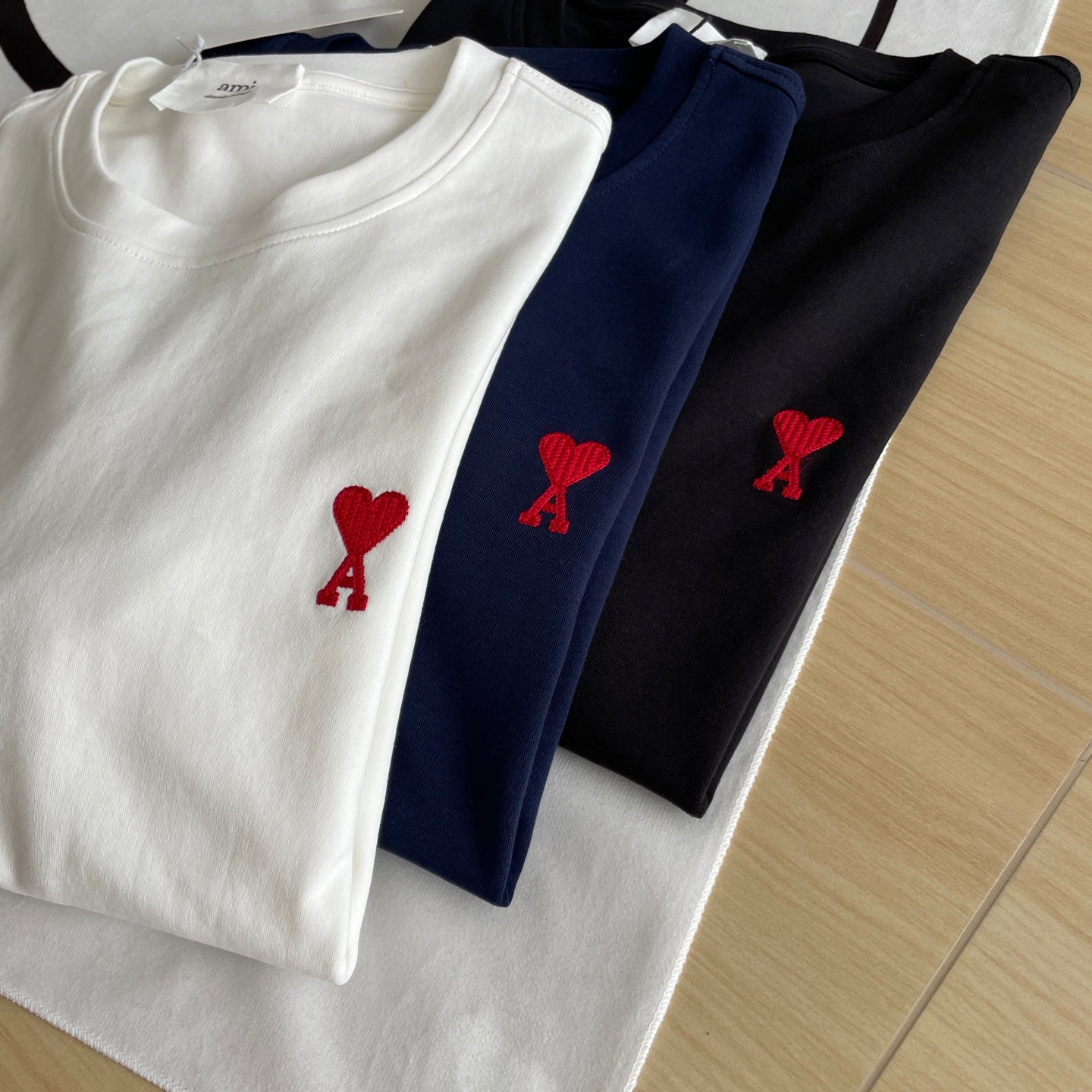 AMI Paris Classic Heart Embroidered Long Sleeve T-Shirt