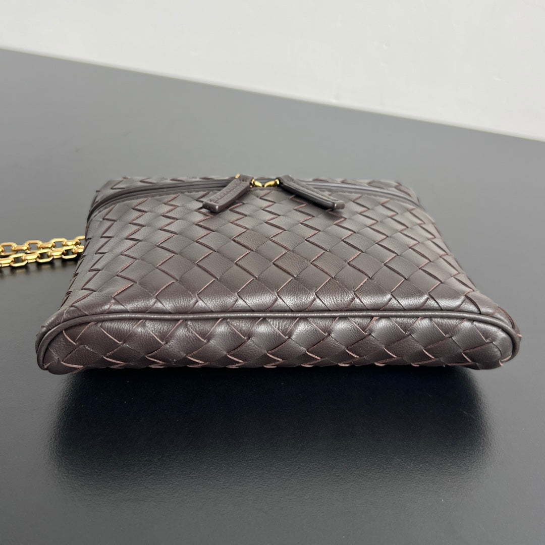 Bottega Veneta Soft Vanity Chain Vanity Case