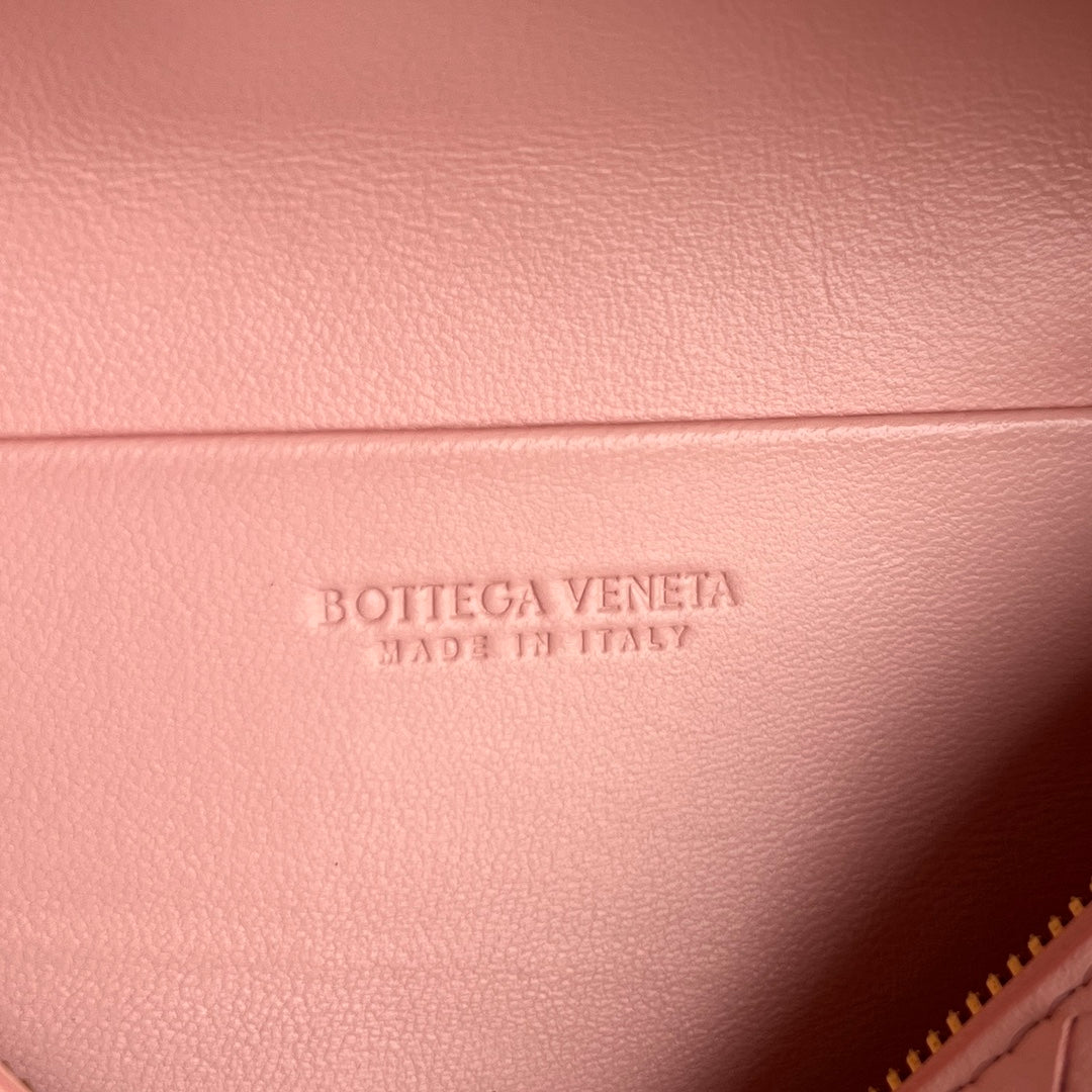 Bottega Veneta Soft Vanity Chain Vanity Case
