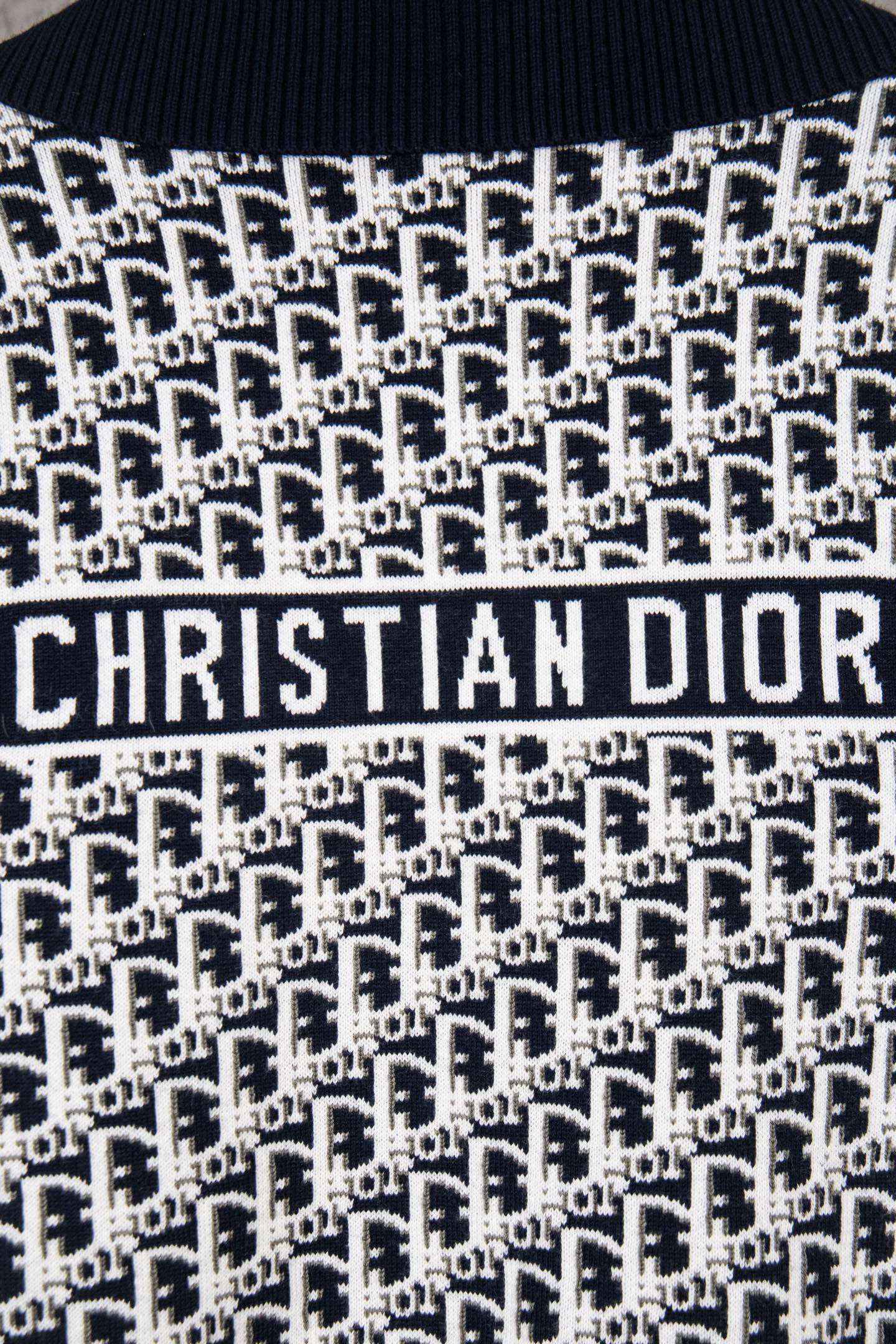 Dior Classic Oblique Reversible Cashmere Sweater – 25FW