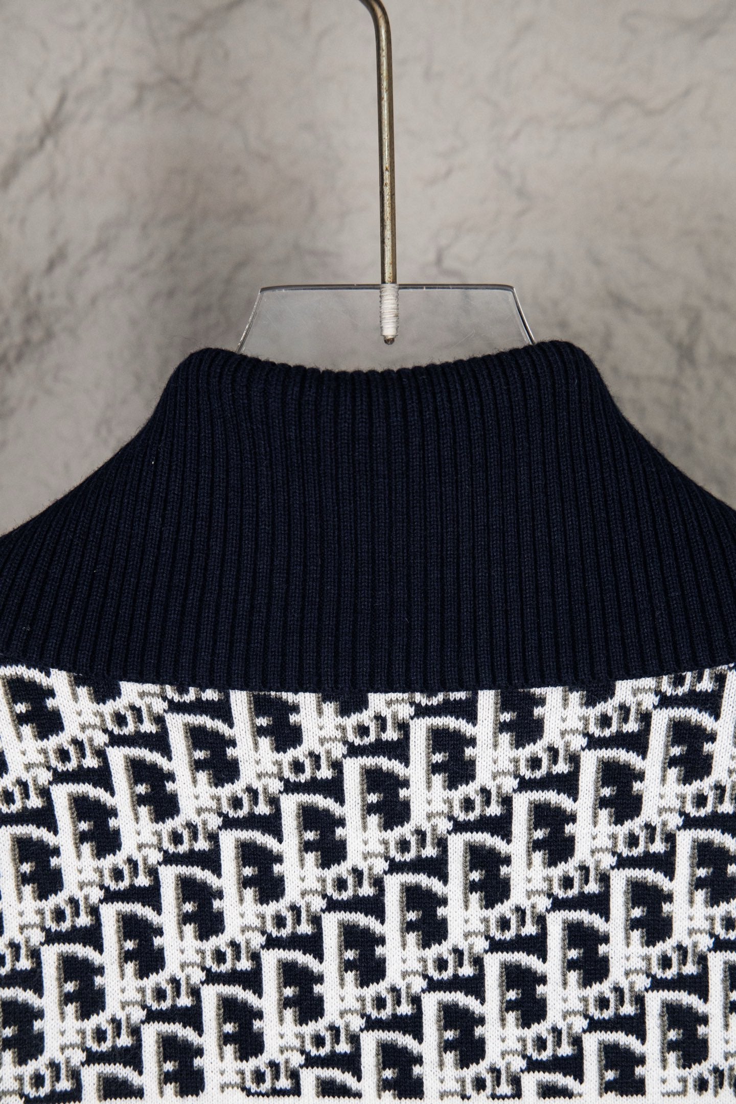 Dior Classic Oblique Reversible Cashmere Sweater – 25FW