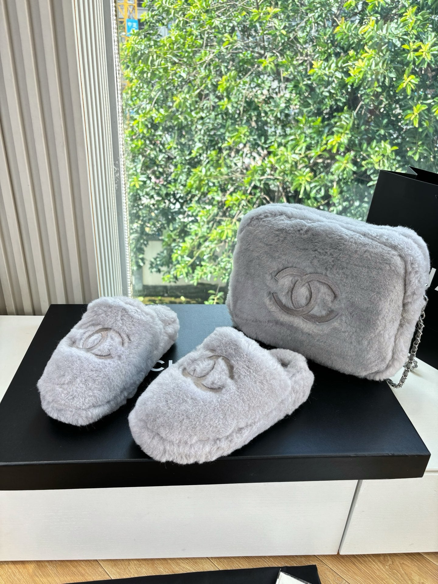 Chanel Wool Furry Mules – Autumn/Winter 25S Collection