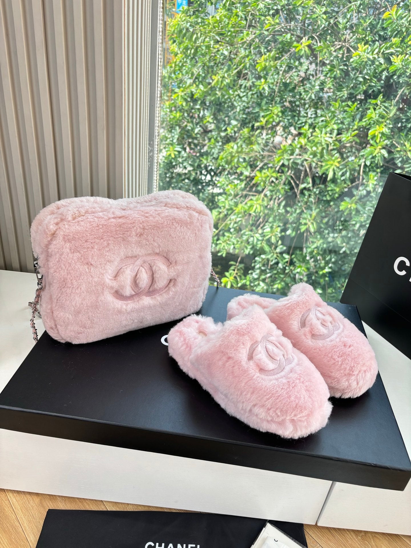 Chanel Wool Furry Mules – Autumn/Winter 25S Collection