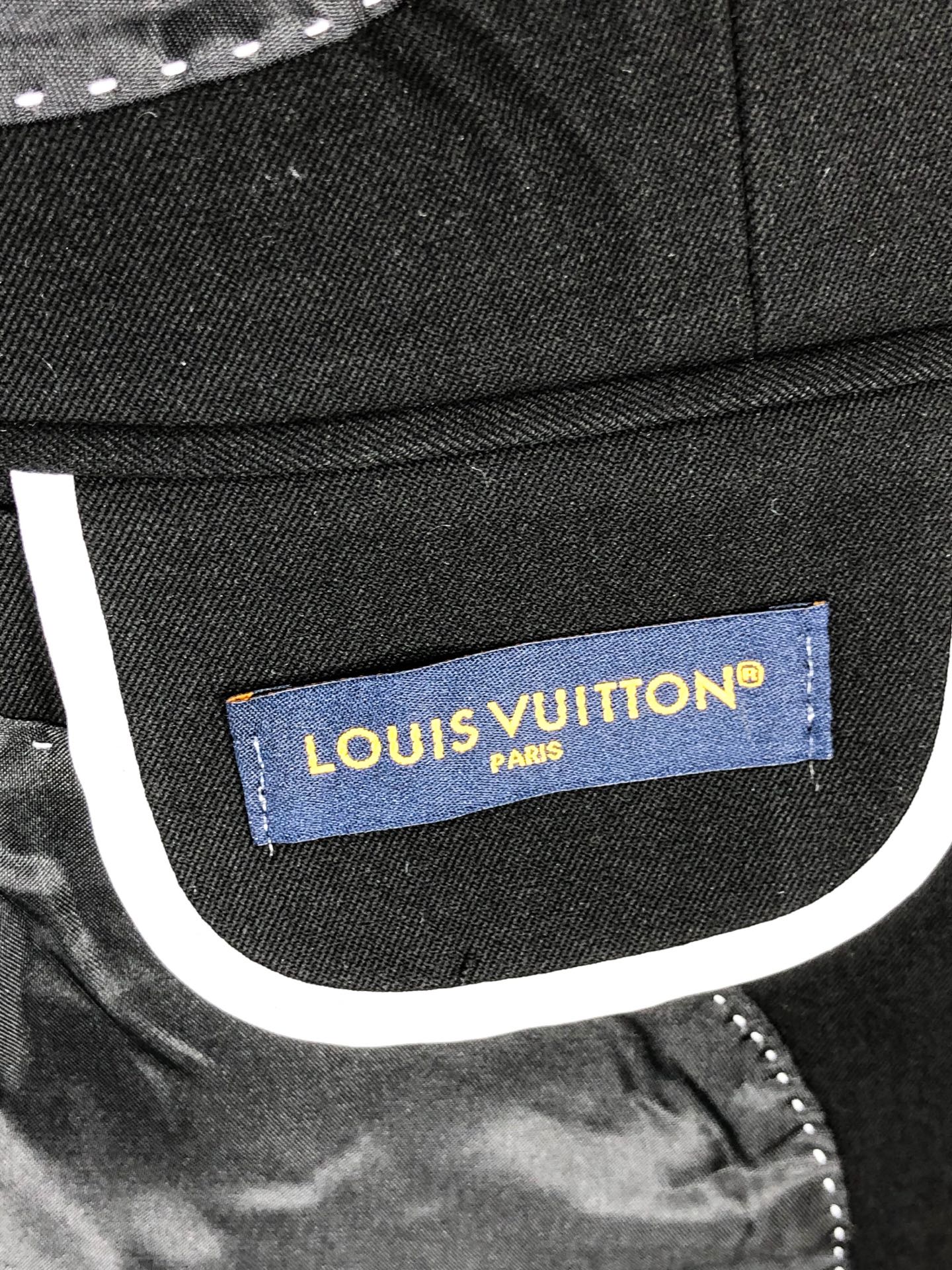 Louis Vuitton Men's Slim Fit Blend Suit Set – Autumn/Winter Collection