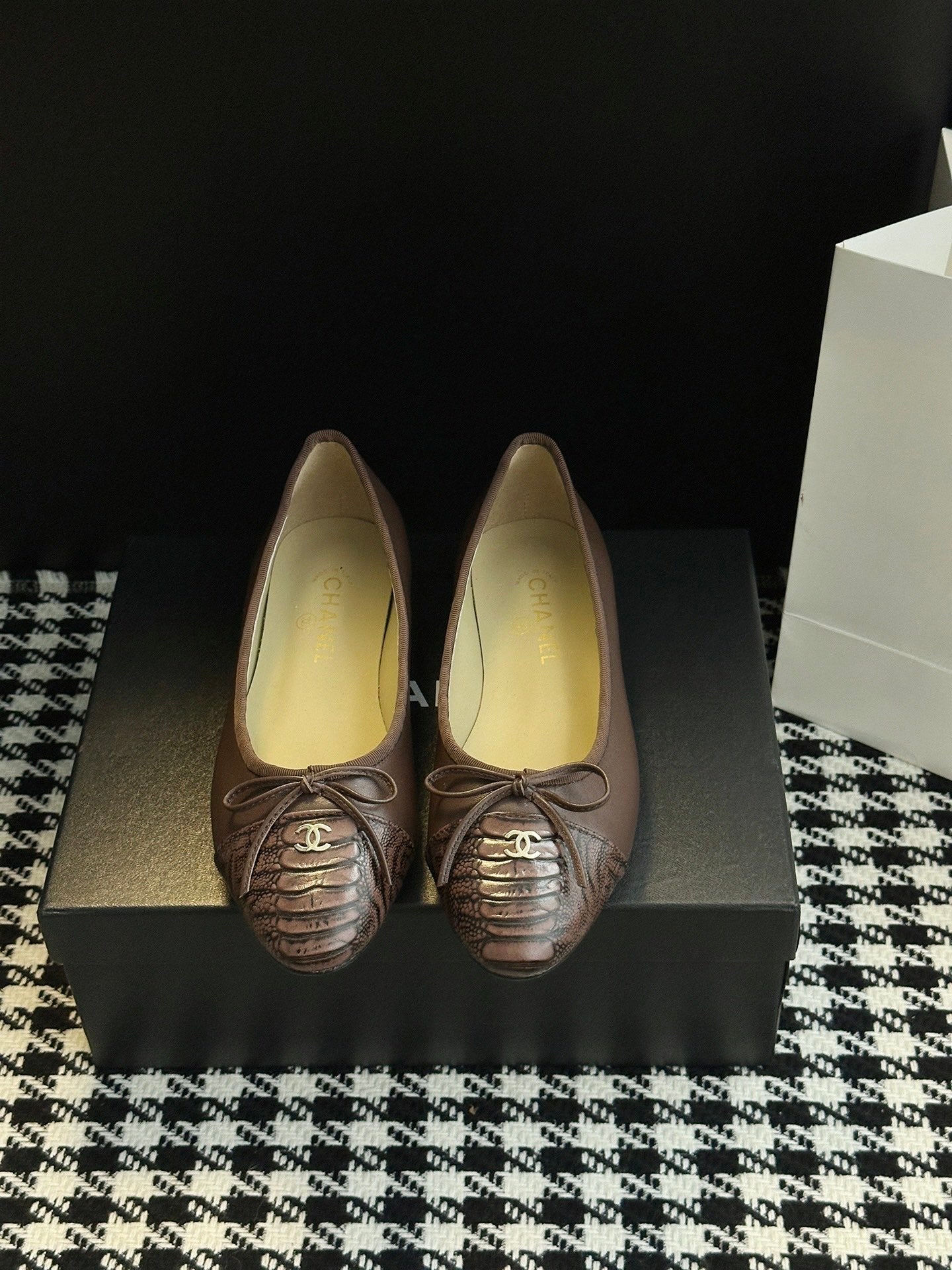 Chanel 25B Bow Mary Jane Flats – 25B Collection