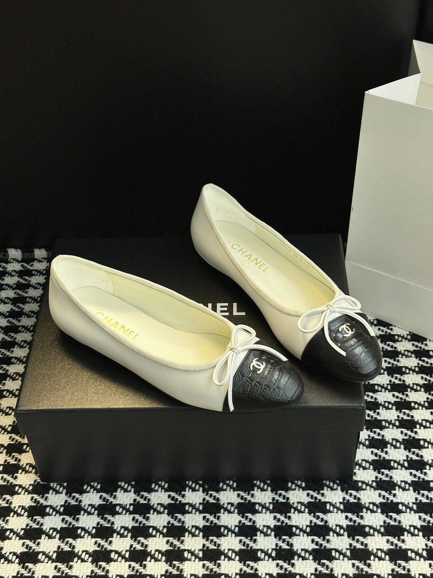 Chanel 25B Bow Mary Jane Flats – 25B Collection