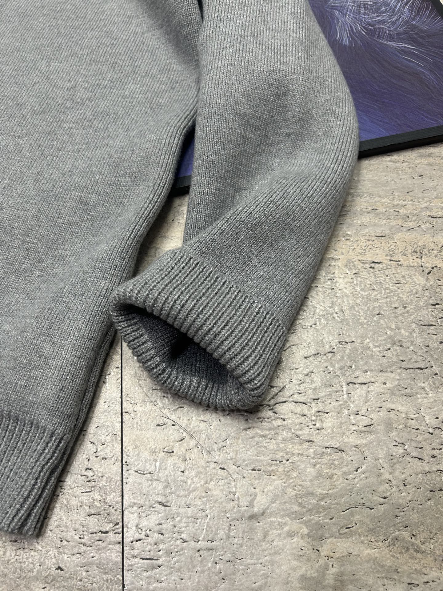 Miu Miu Logo Wool Blend Cardigan – 25FW
