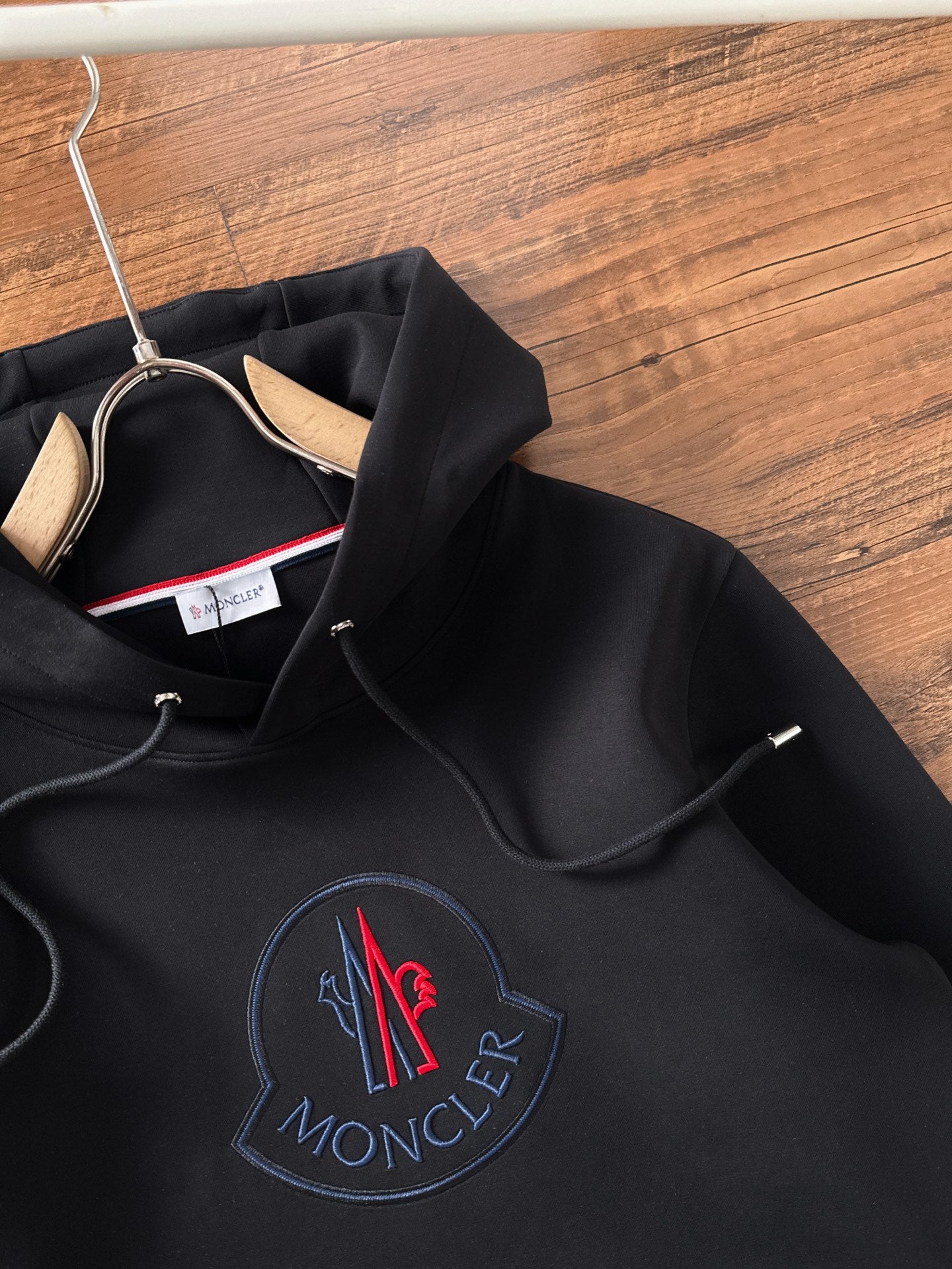 Moncler Unisex Logo Hooded Sweatshirt – 2025FW