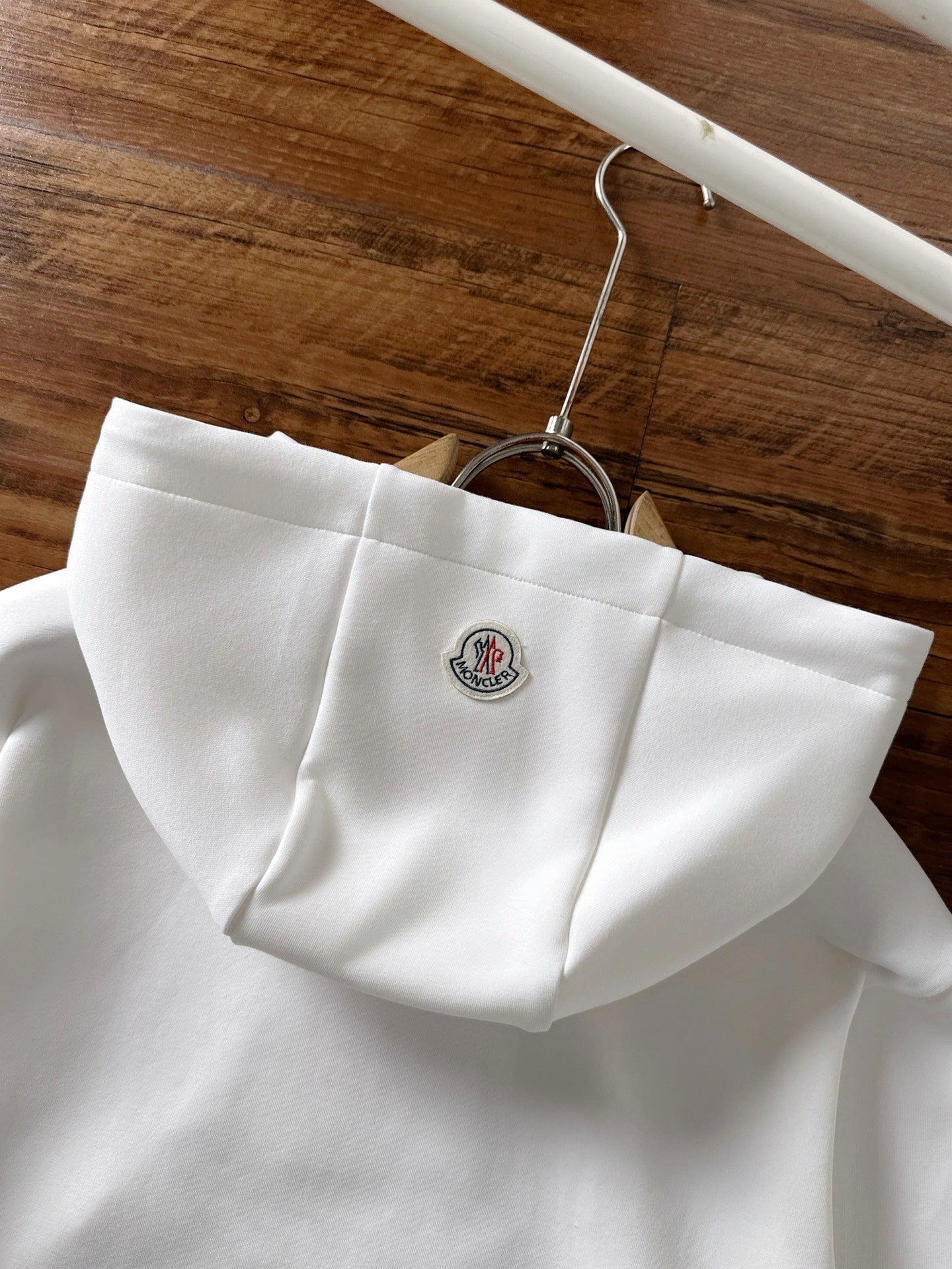 Moncler Unisex Logo Hooded Sweatshirt – 2025FW