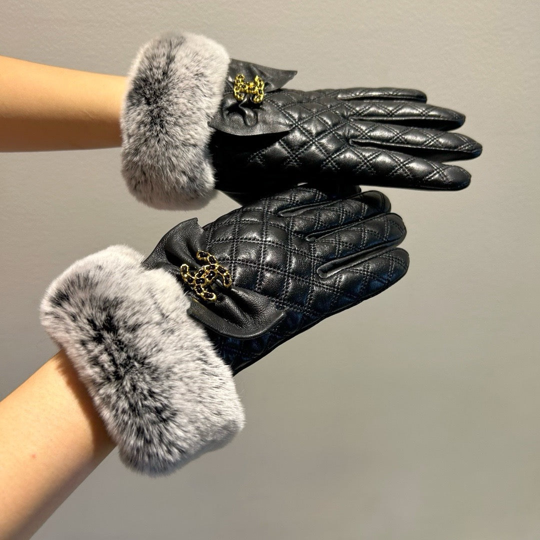 Chanel Double C Rabbit Fur Sheepskin Gloves – 2025FW