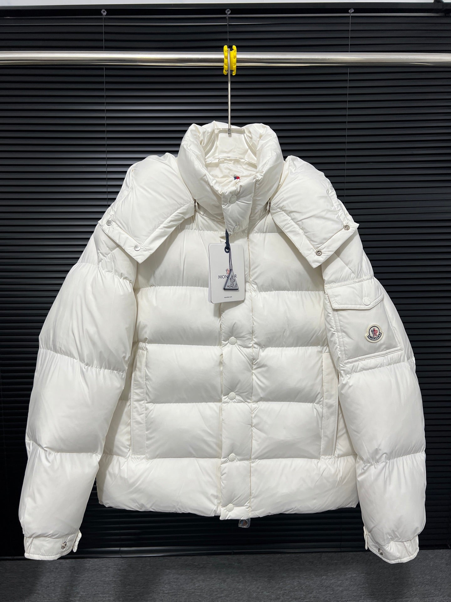 Moncler Vezere Short Puffer Jacket