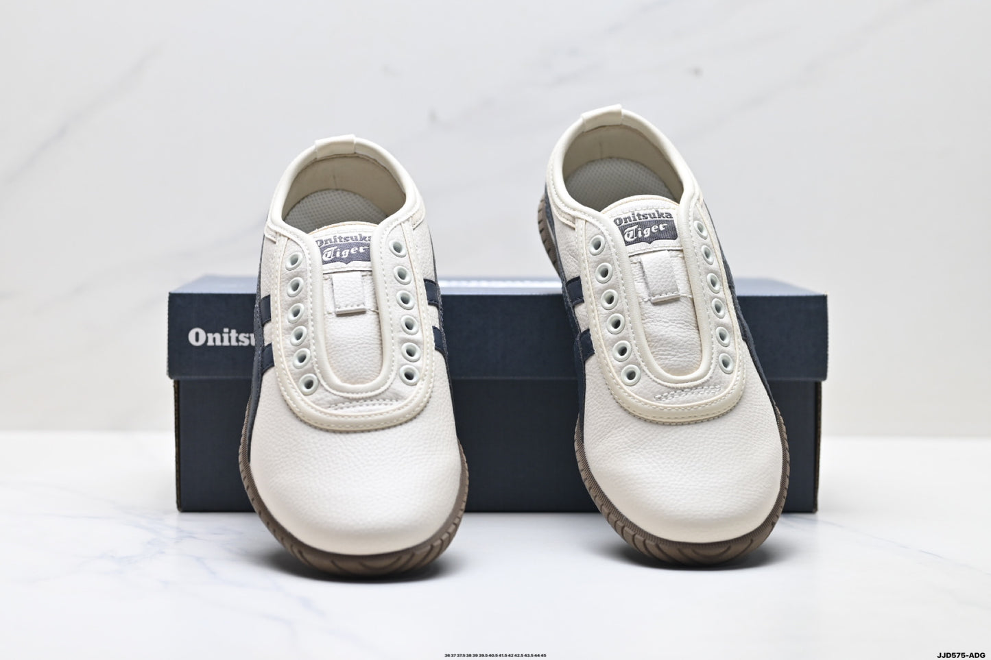 Onitsuka Tiger TSUNAHIKI Slip-On Casual Sneakers