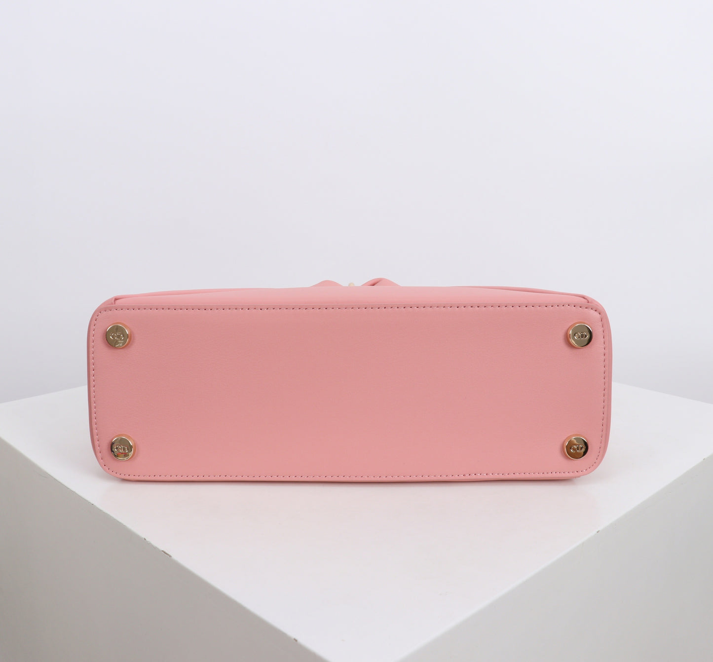 Dior Trapezoidal Bow Handbag – 2026 Spring/Summer Collection