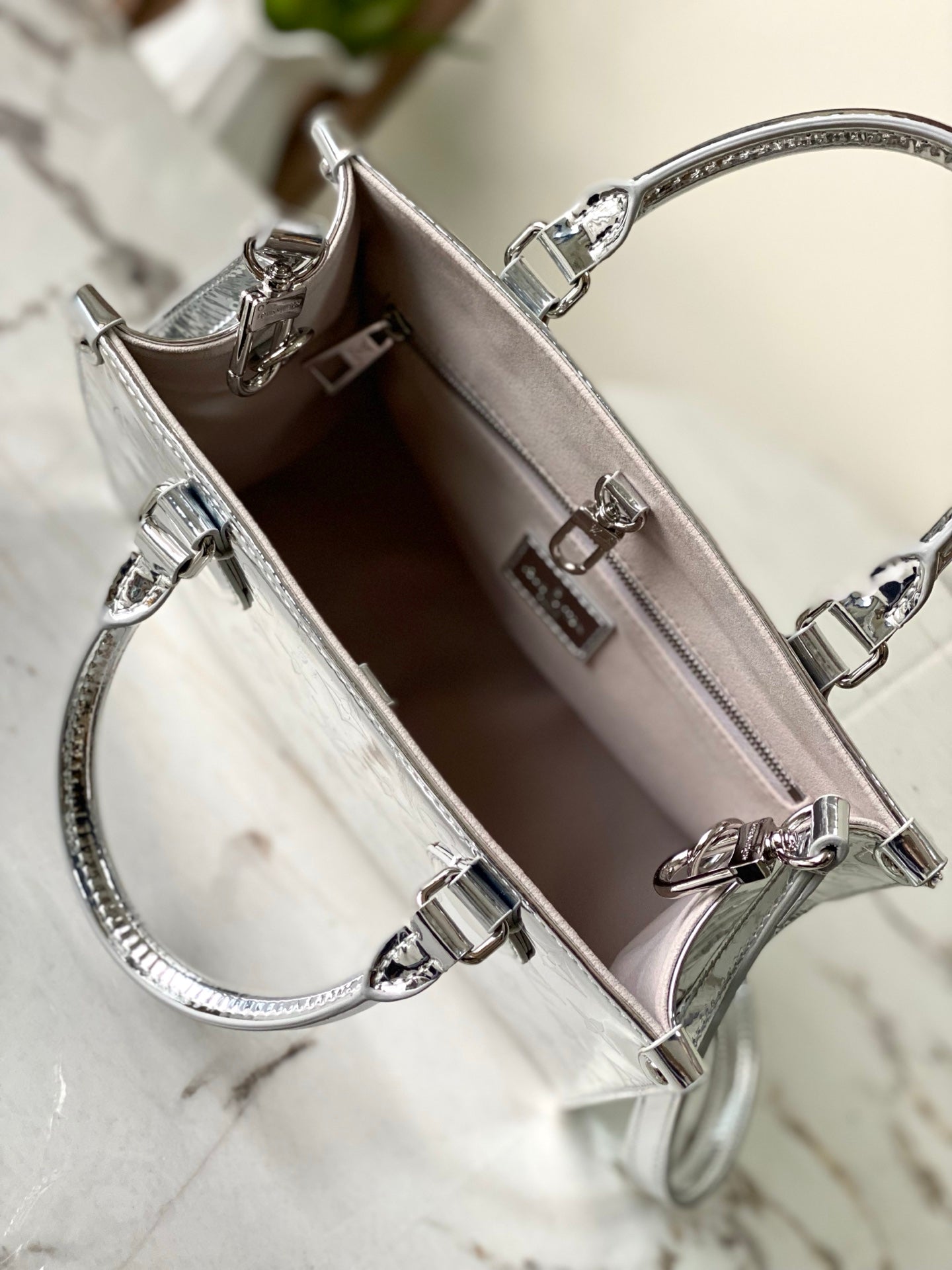 Louis Vuitton OnTheGo Small Tote Bag – LV Ski Series