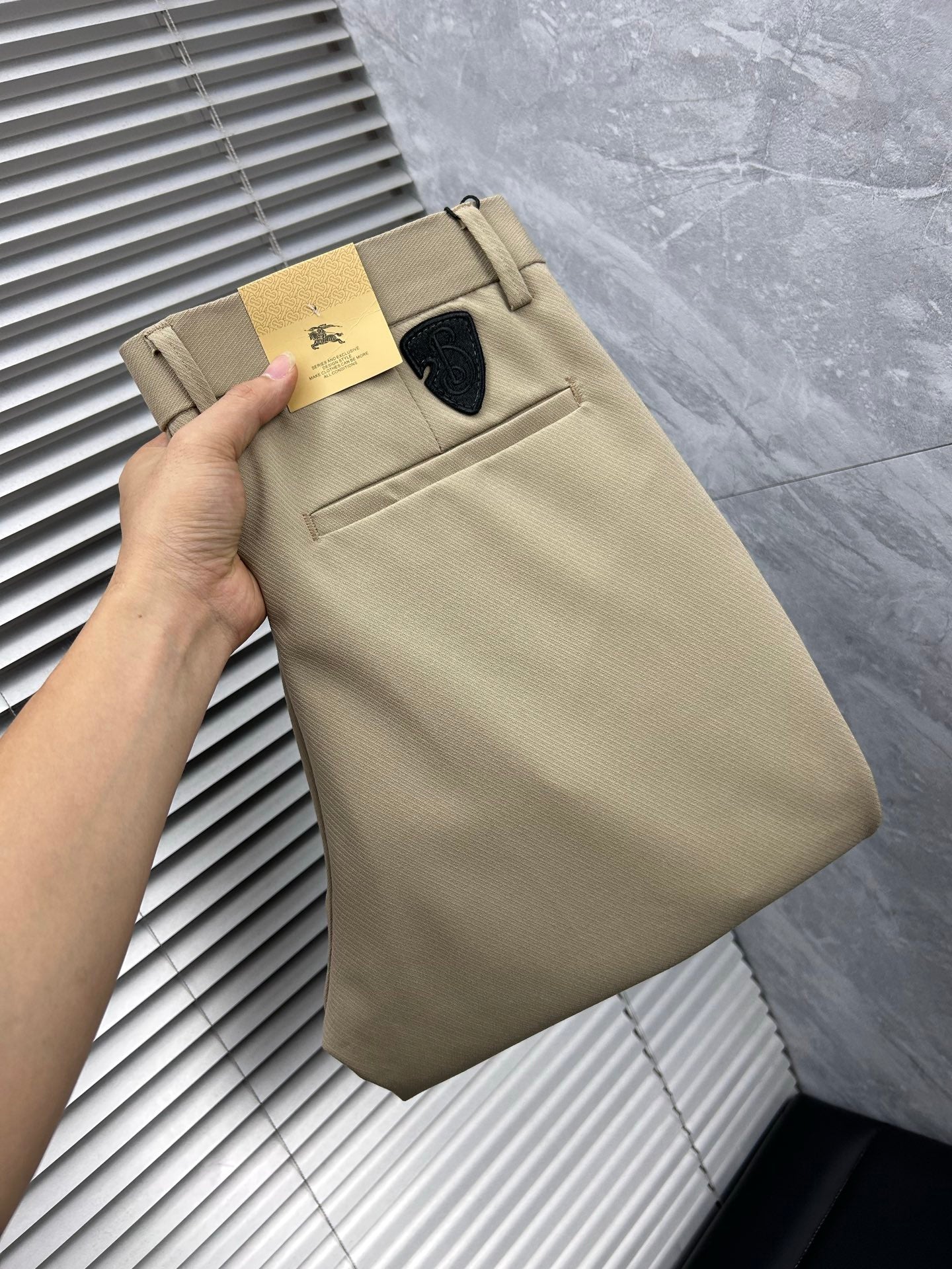 Burberry Tailored Casual Trousers – 2025SS