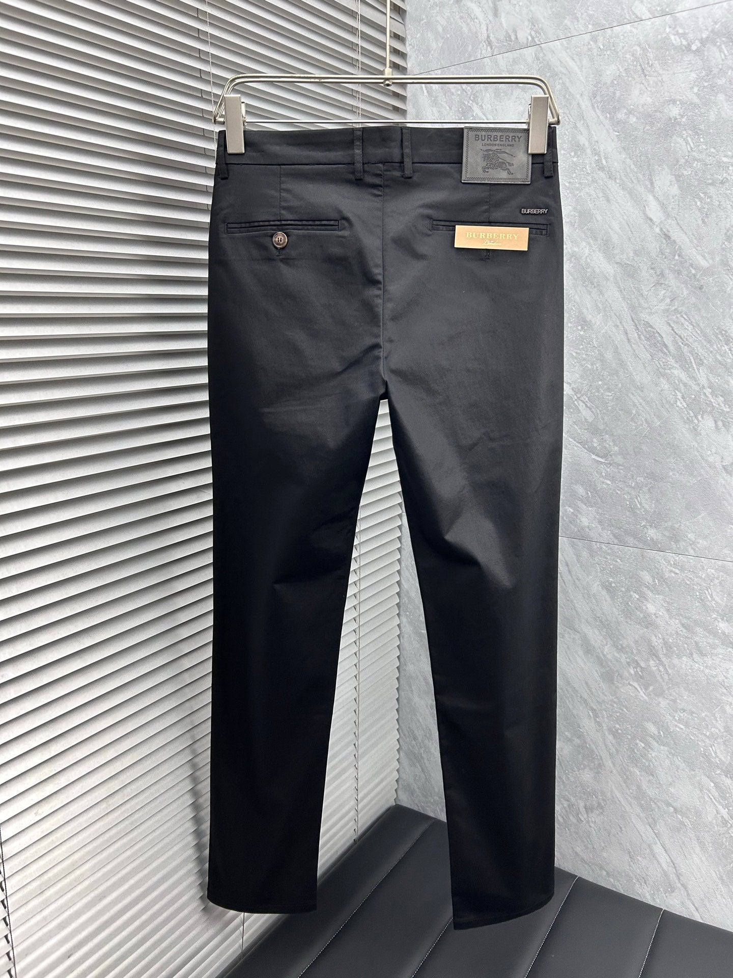 Burberry Tailored Casual Trousers – 2025SS