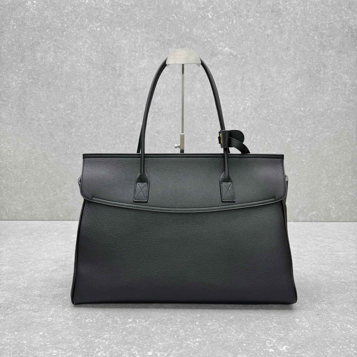 Balenciaga CarryAll Leather Handbag – 25SS
