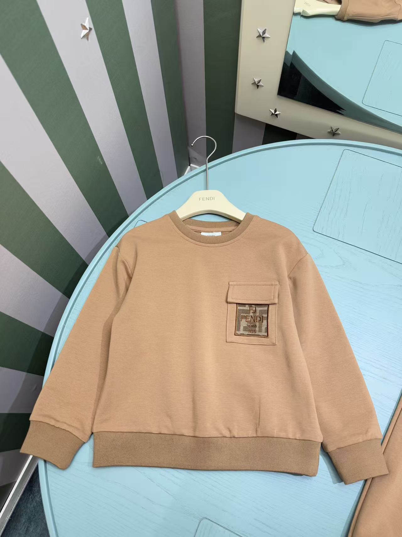 Fendi Kids Logo Print Sweatshirt Tracksuit Set – Early Autumn/Winter 2025SS – Kids Collection