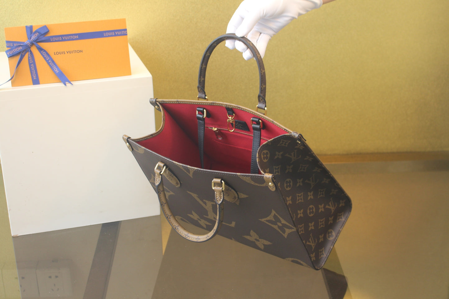 Louis Vuitton Onthego Monogram Tote Bag