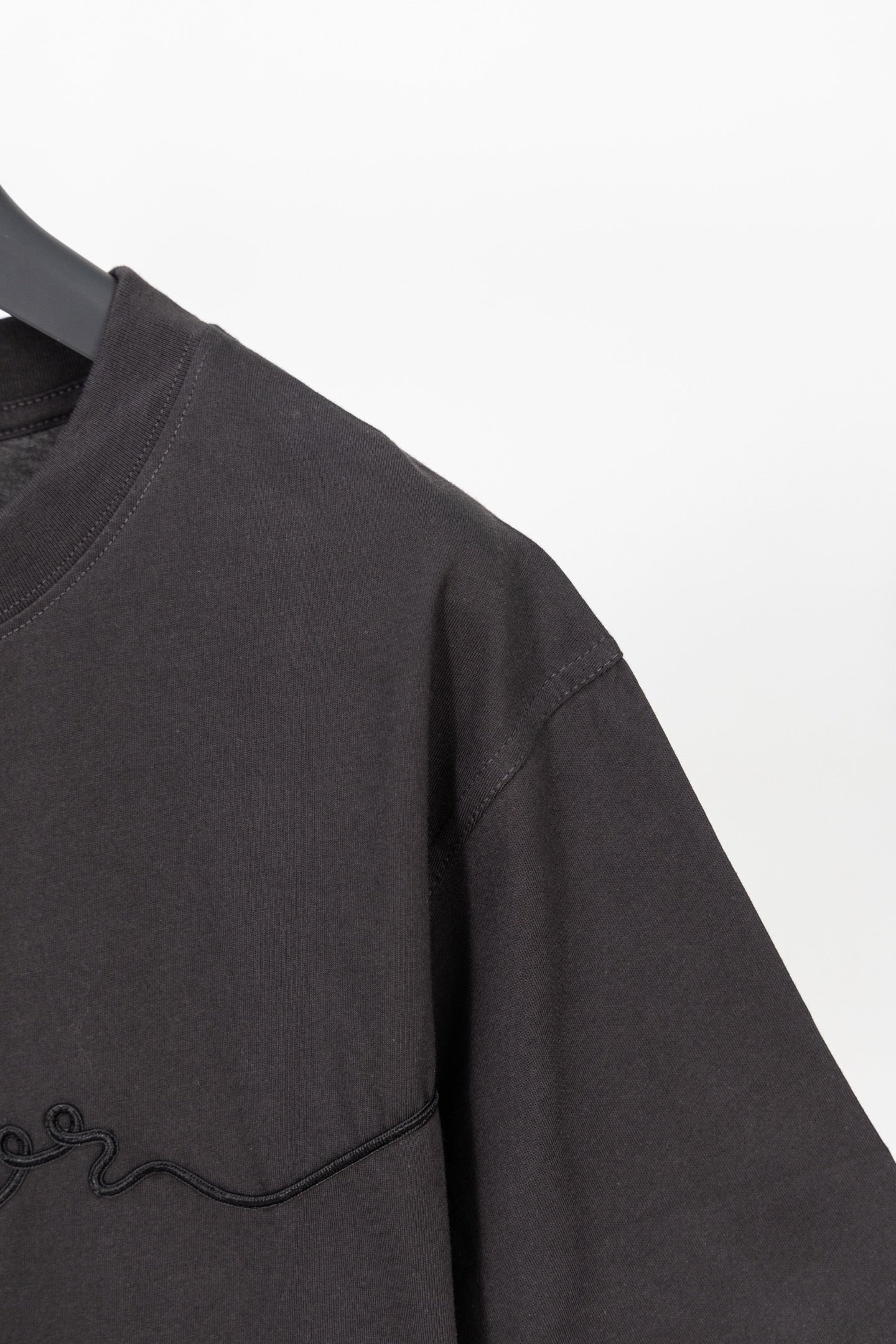 Dior Ribbon Logo Short-Sleeved T-Shirt – 2026 Spring Collection
