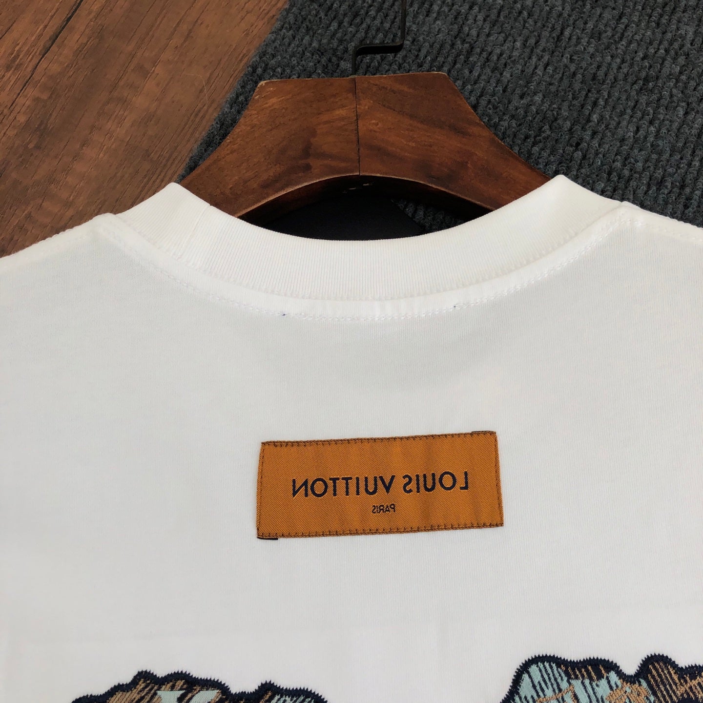 Louis Vuitton Embroidered Logo Crewneck T-Shirt – 2026SS