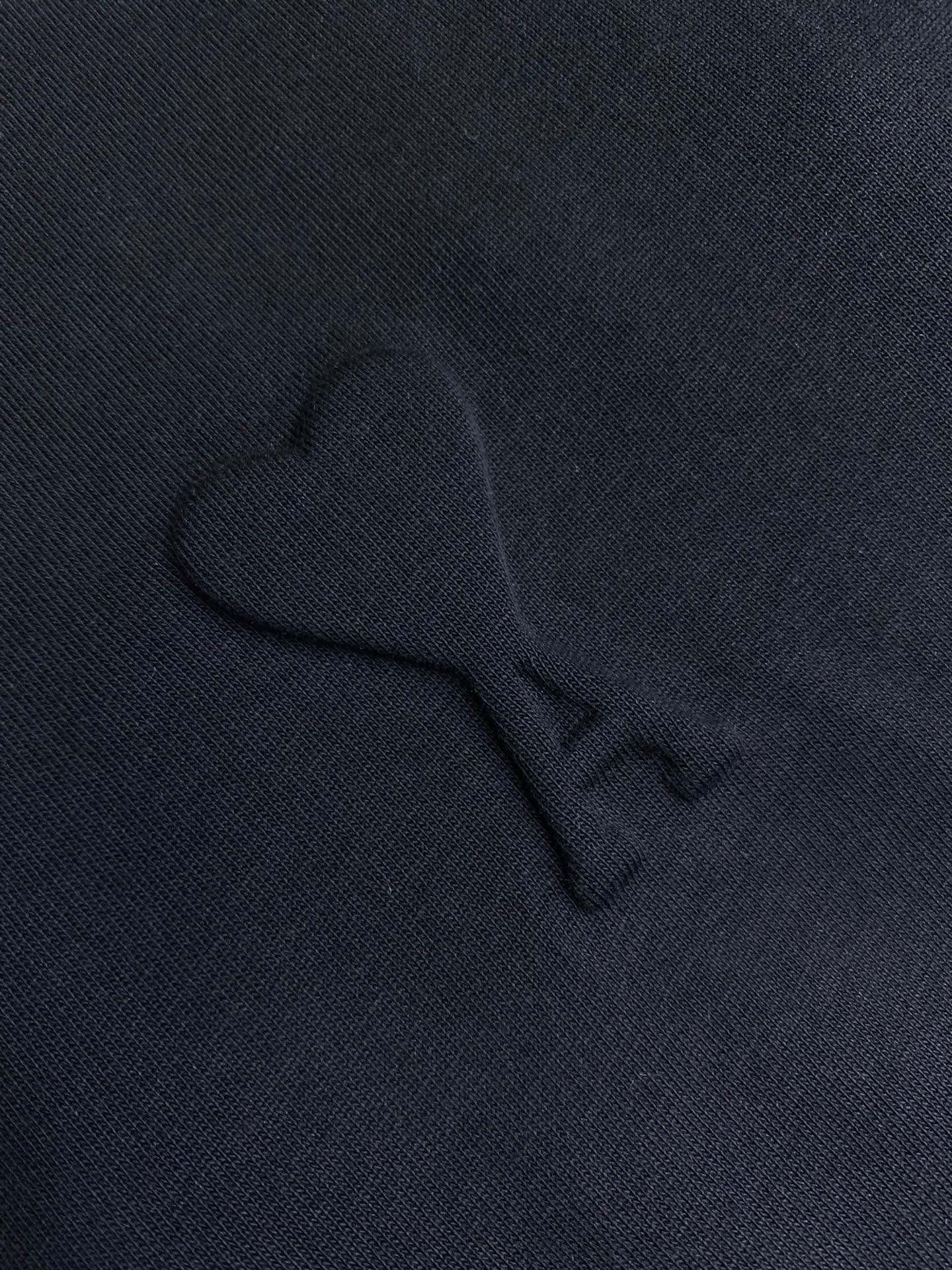 AMI Paris Embossed Heart T-Shirt – 2026