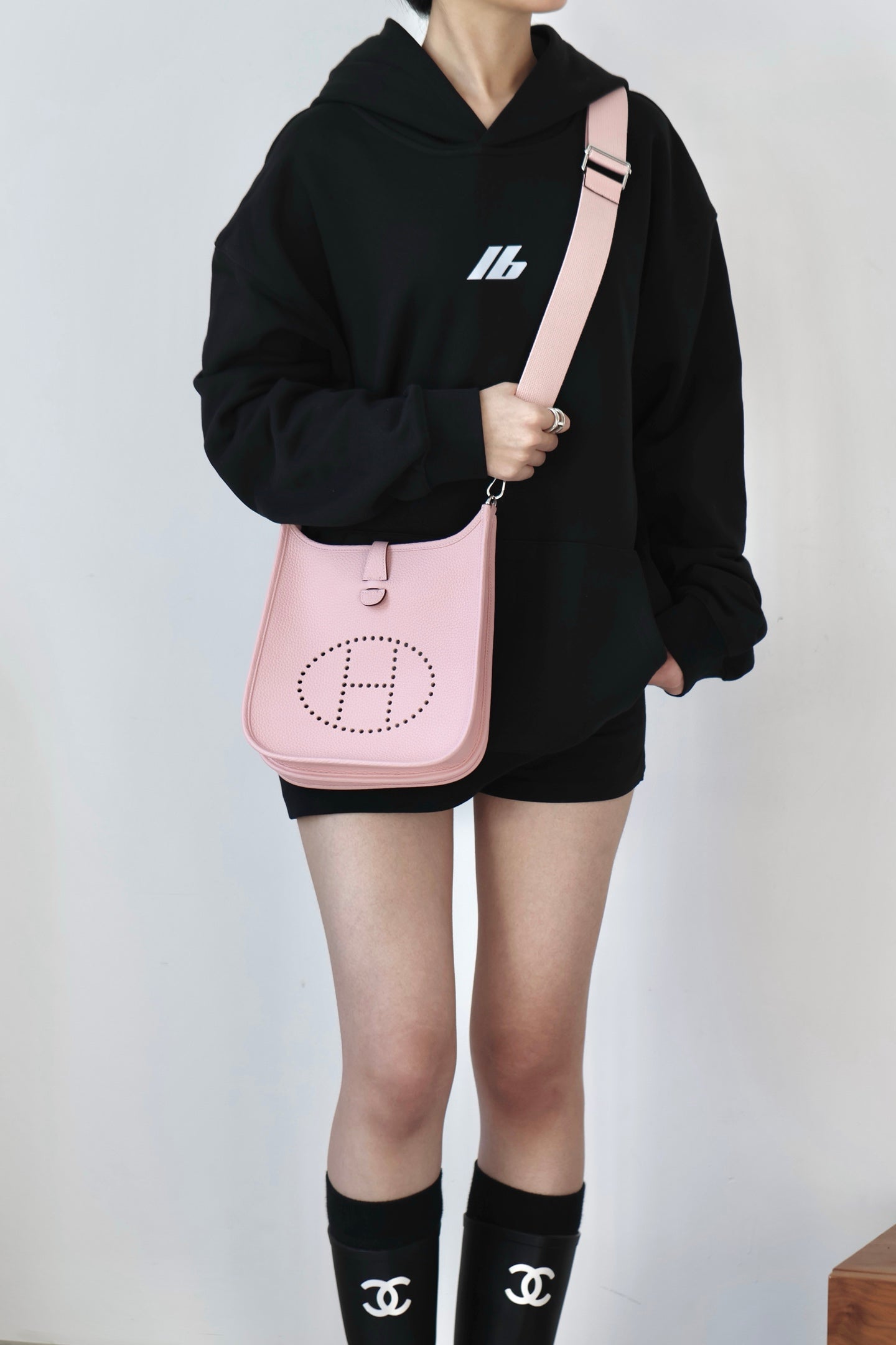Hermès Evelyne 23 Shoulder Bag – Sakura Pink