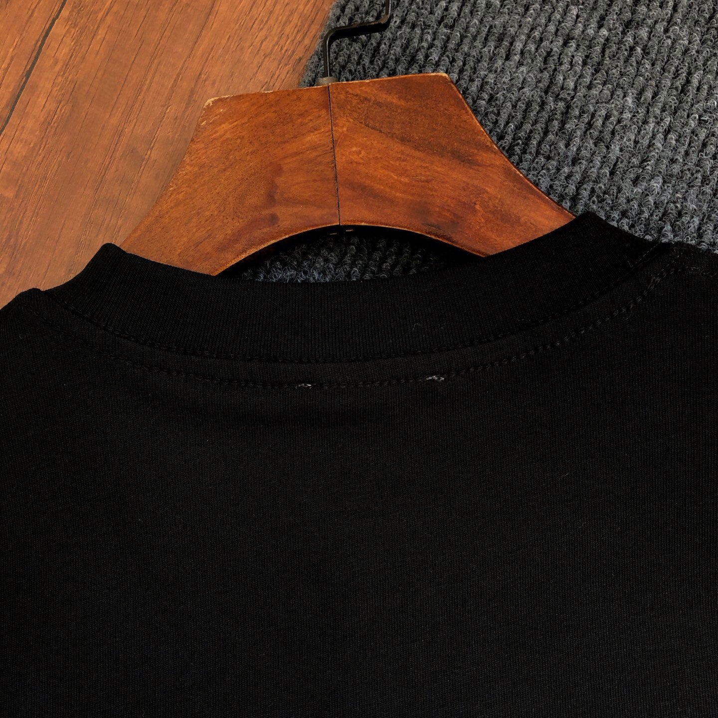 Gucci Embossed Logo Crewneck T-Shirt – 2026SS