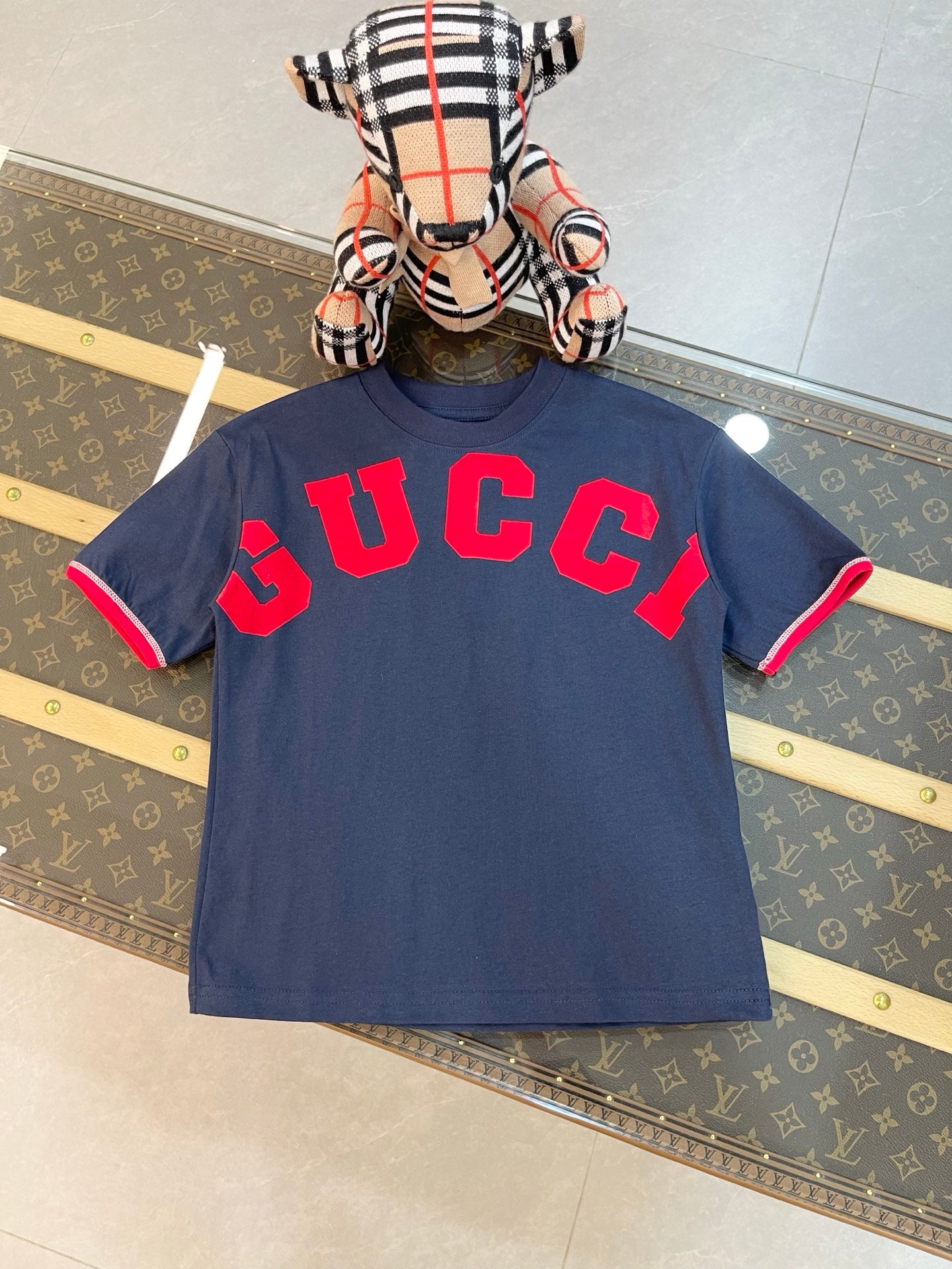 Gucci Flocked Print T-Shirt – 2026 Early Spring – Kids Collection