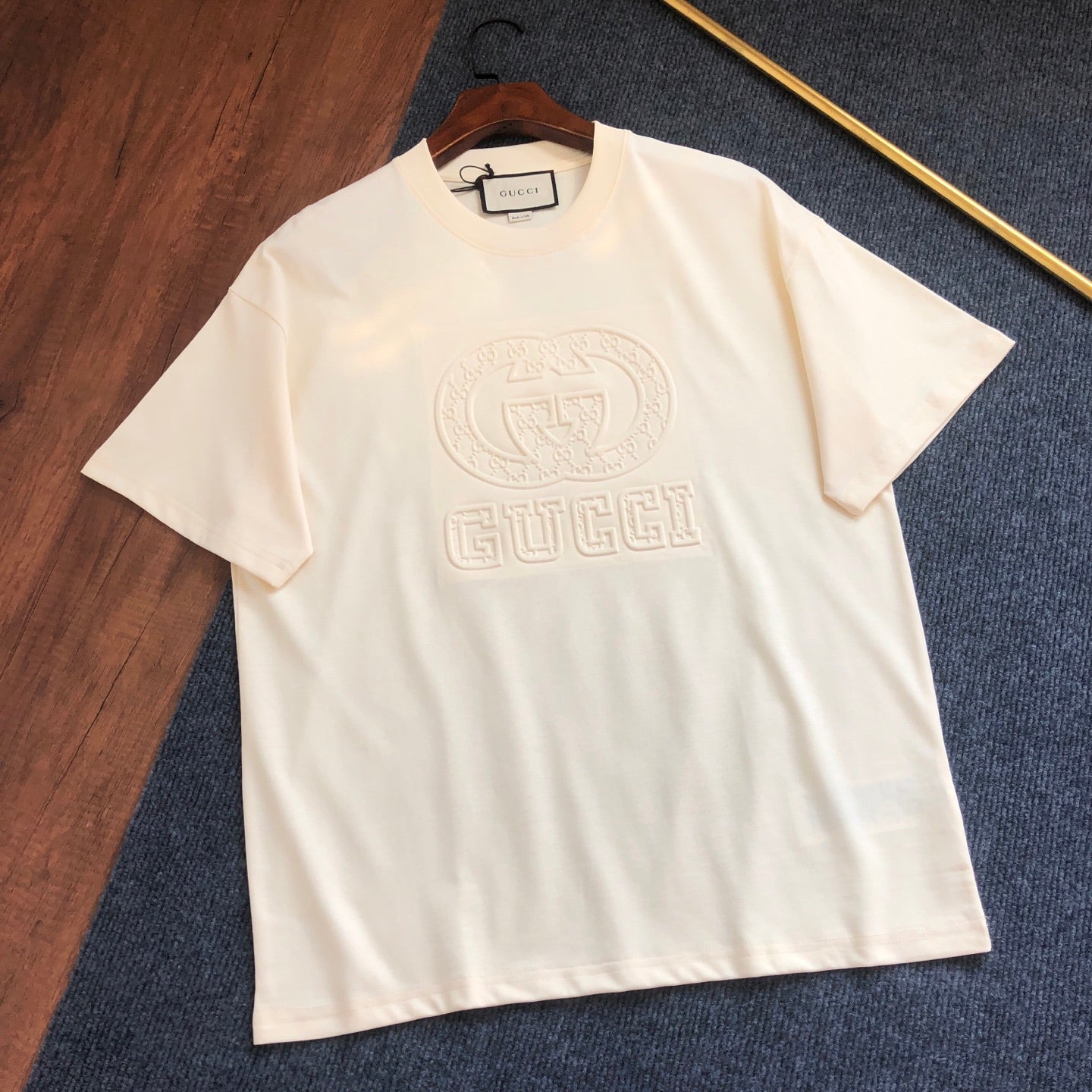 Gucci Embossed Logo Crewneck T-Shirt – 2026SS