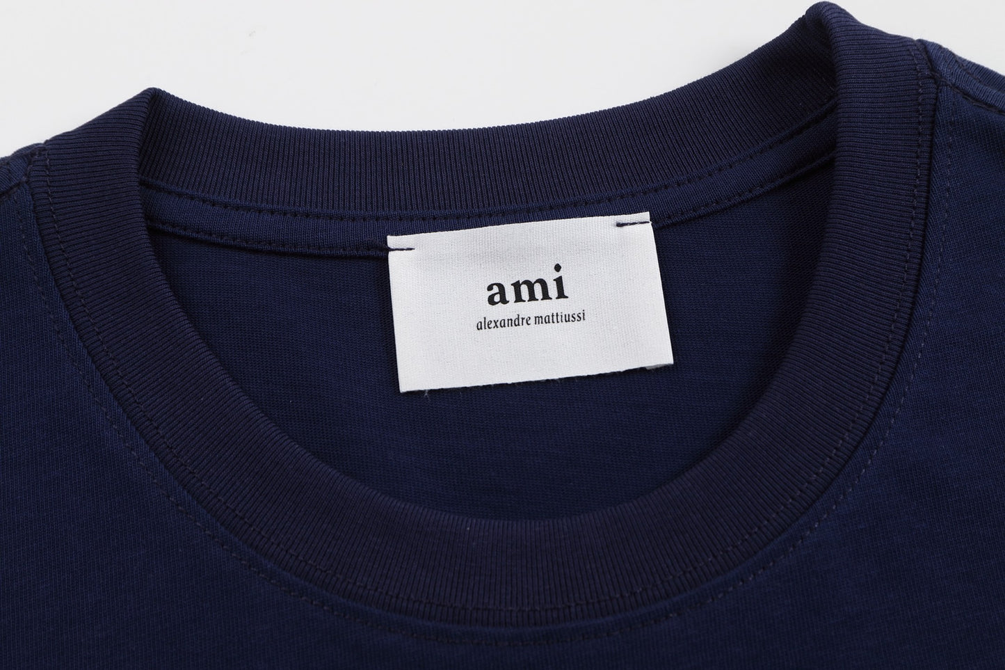 AMI Paris Small Heart Embroidered Crewneck T-Shirt – 26SS
