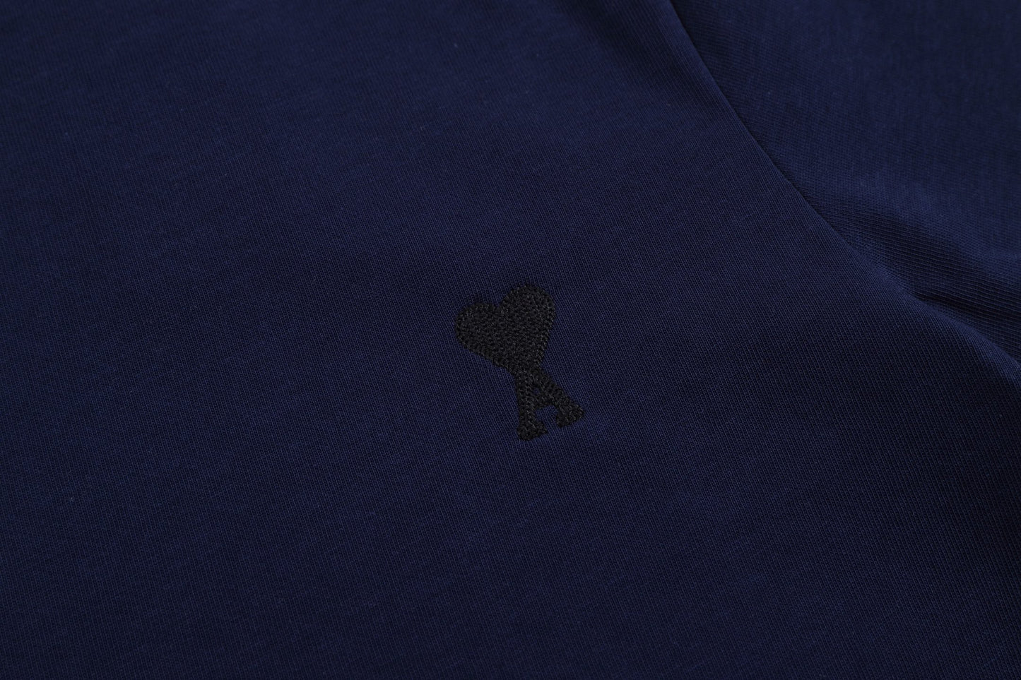 AMI Paris Small Heart Embroidered Crewneck T-Shirt – 26SS