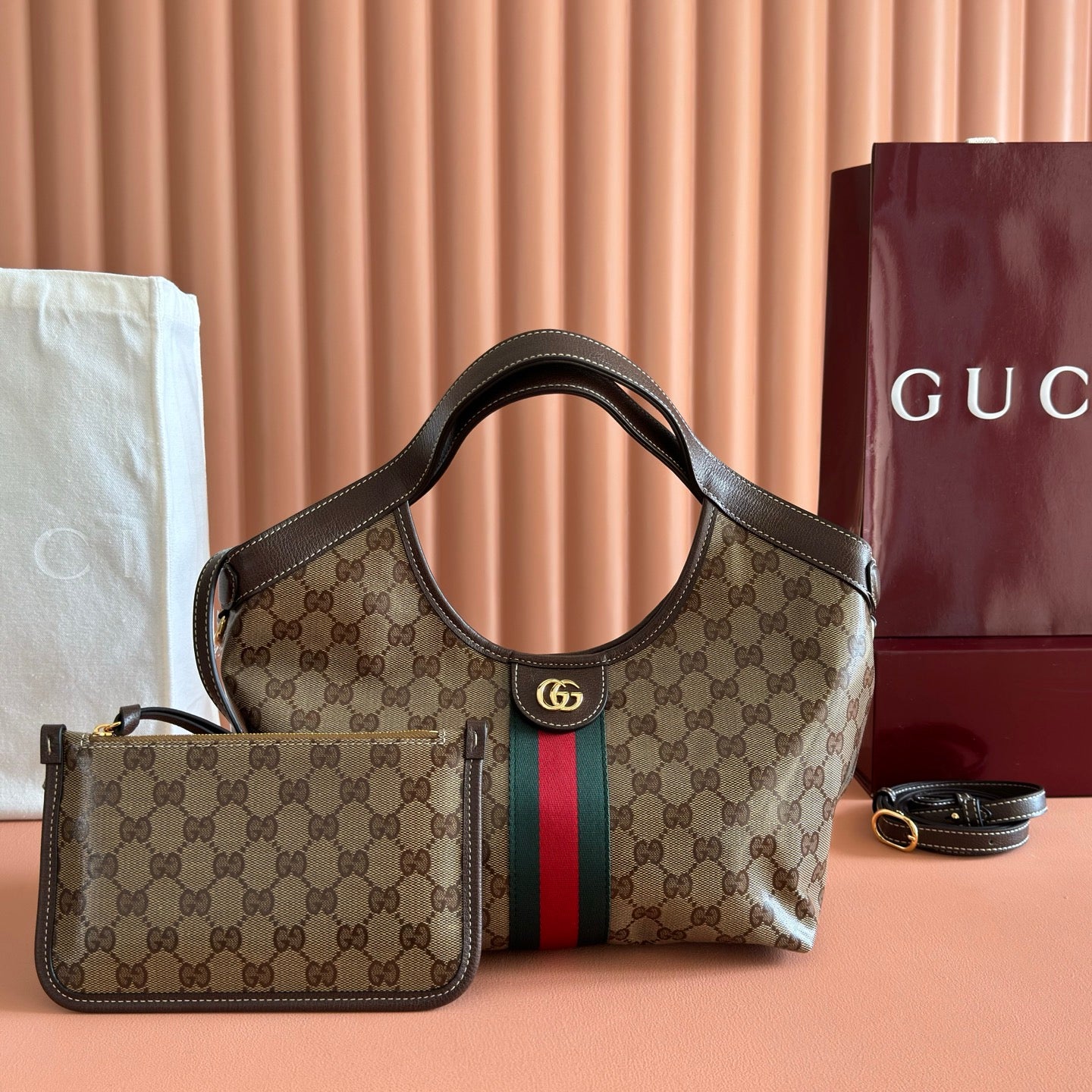 Gucci Giglio GG Supreme Handbag – 2026 Spring/Summer Collection