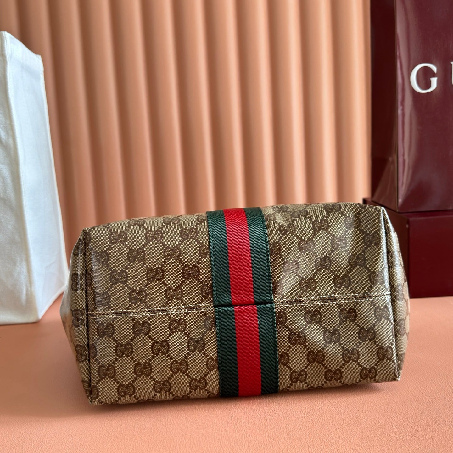 Gucci Giglio GG Supreme Handbag – 2026 Spring/Summer Collection