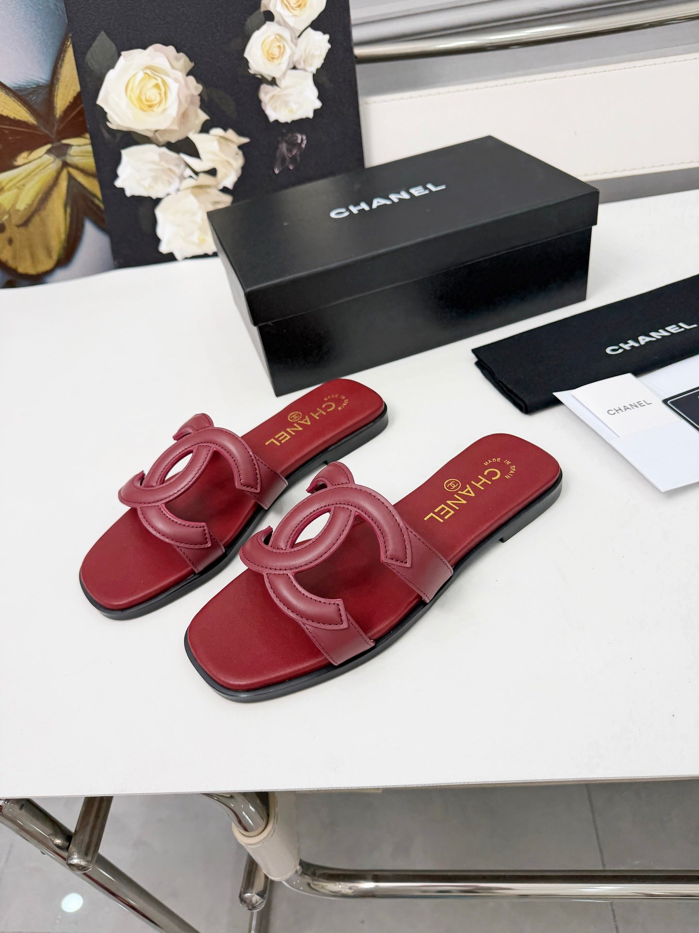 Chanel Double C Stitched Flat Sandals – 26S Collection