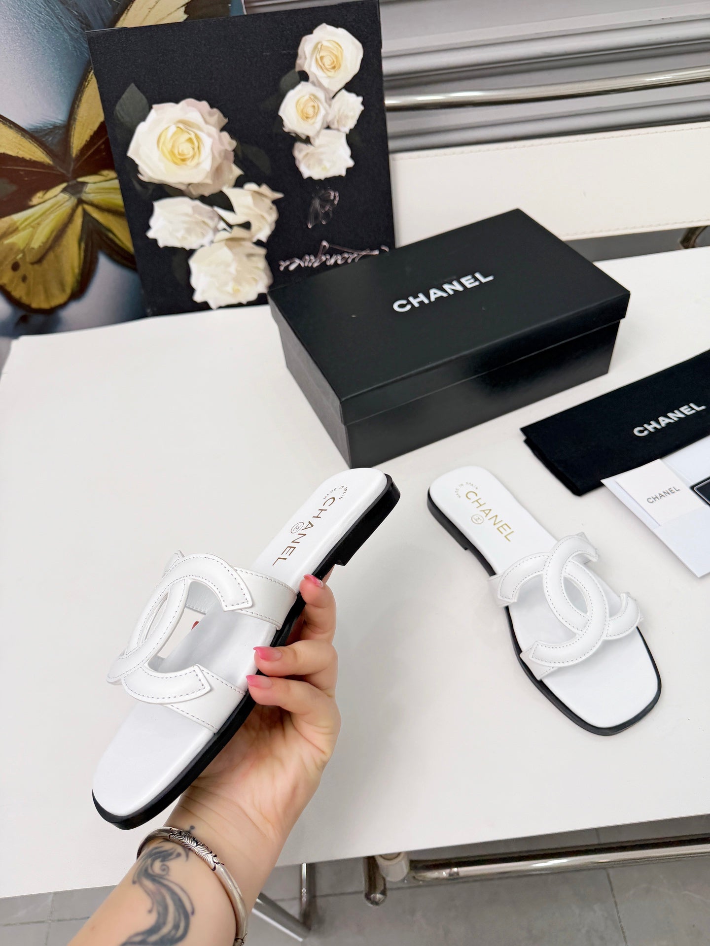 Chanel Double C Stitched Flat Sandals – 26S Collection