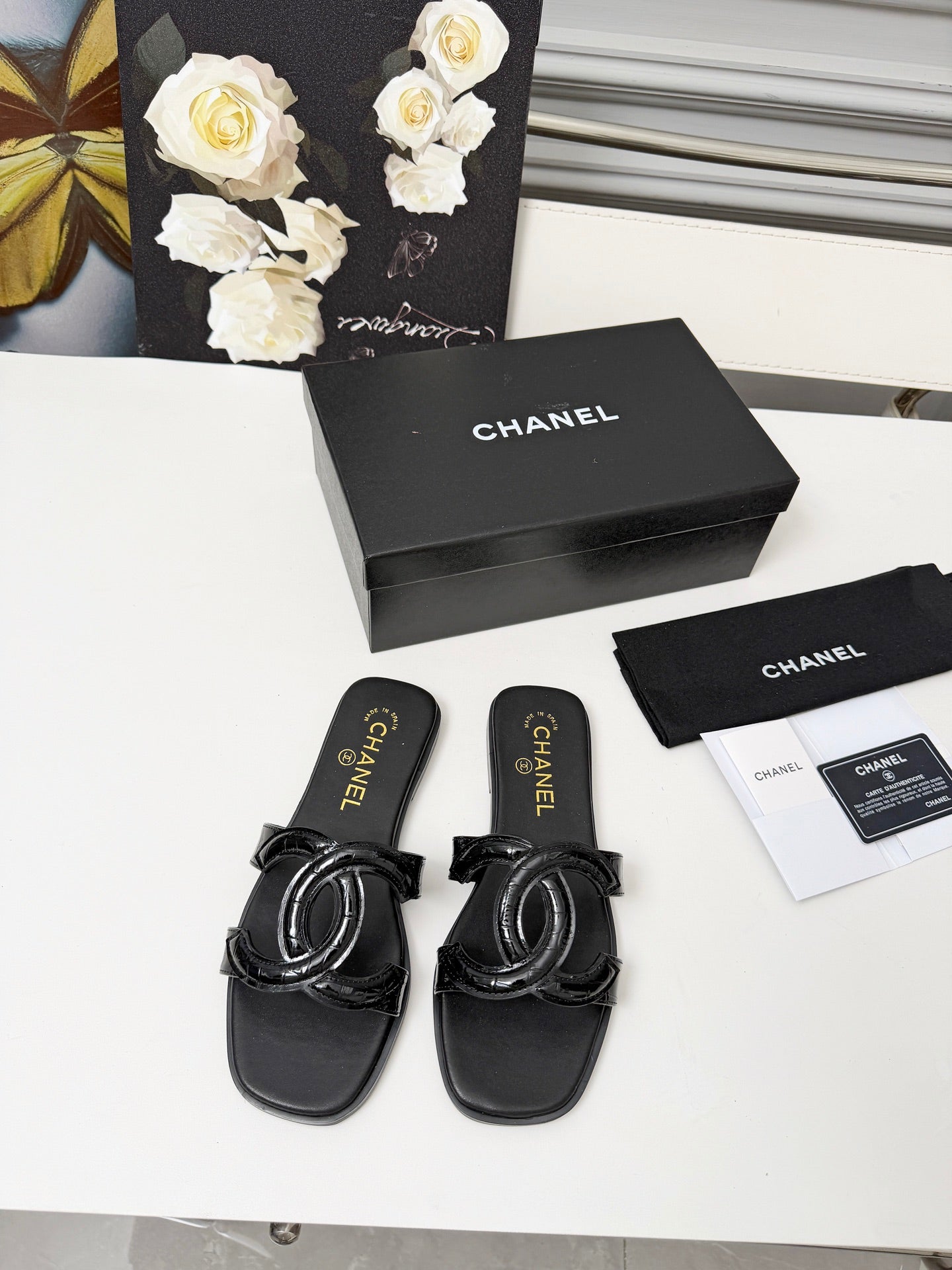 Chanel Double C Stitched Flat Sandals – 26S Collection