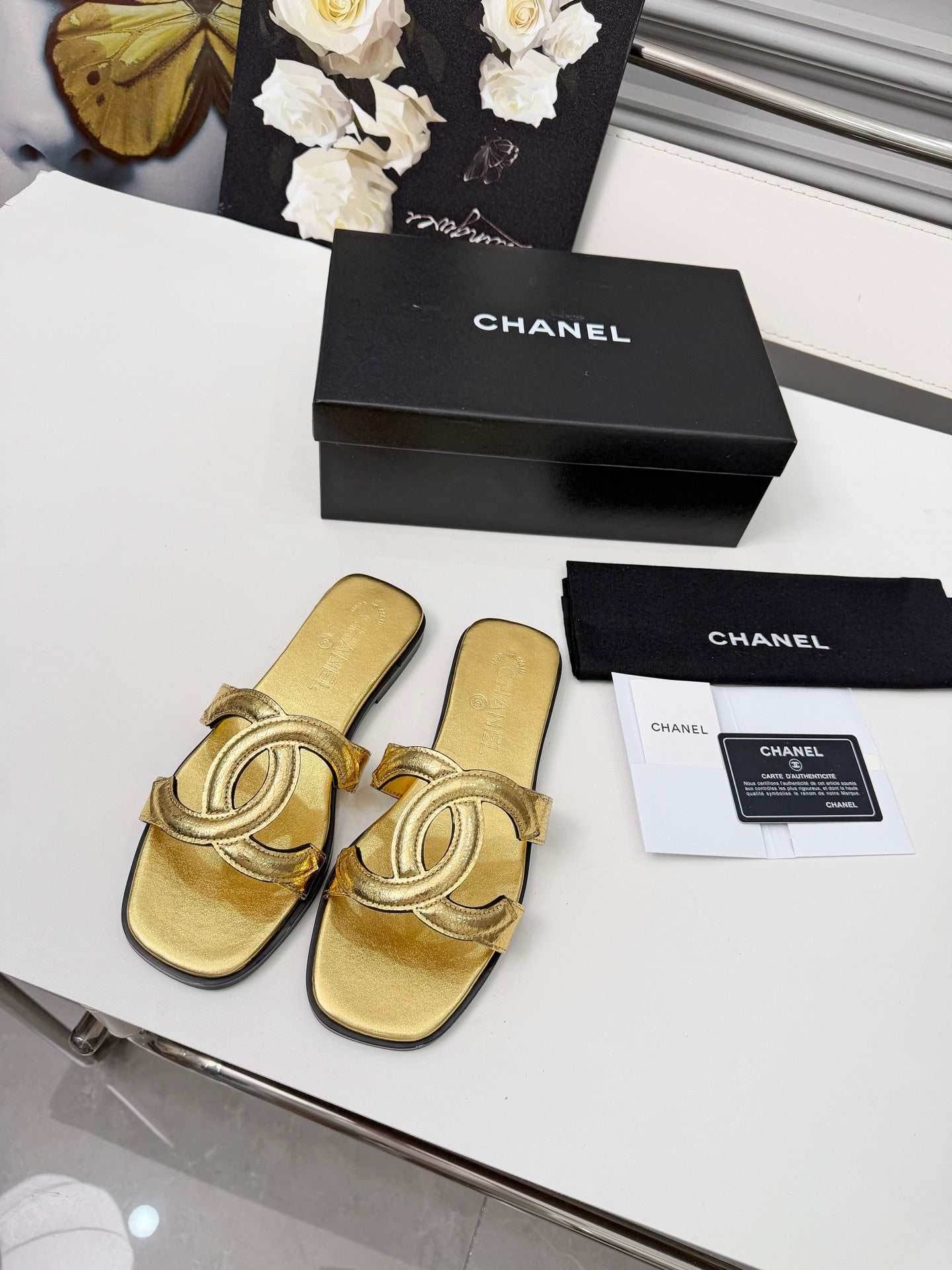 Chanel Double C Stitched Flat Sandals – 26S Collection