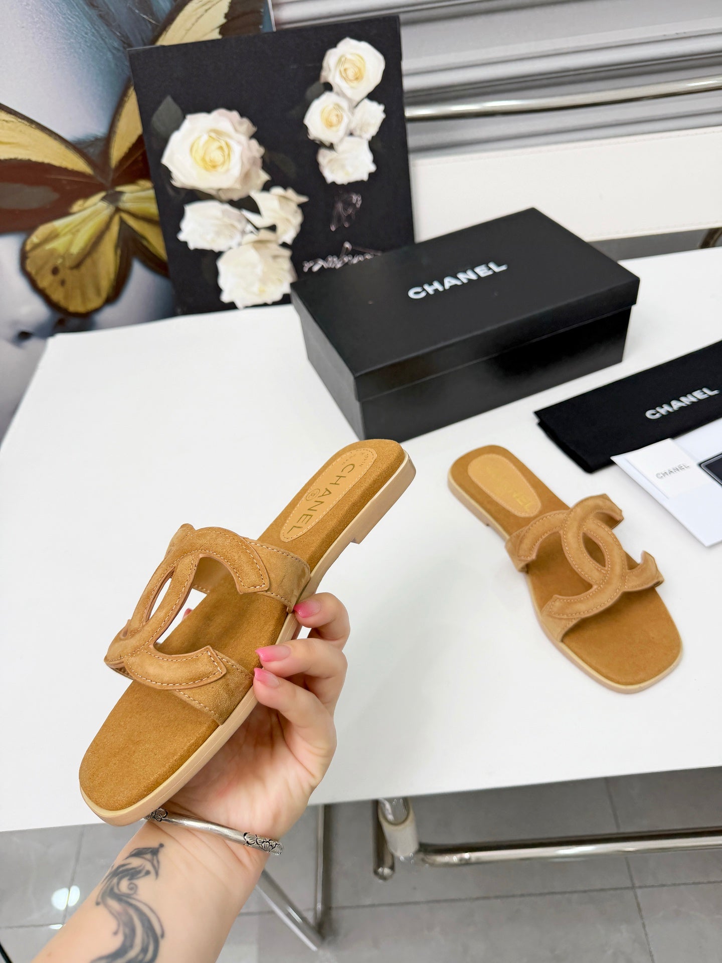 Chanel Double C Stitched Flat Sandals – 26S Collection