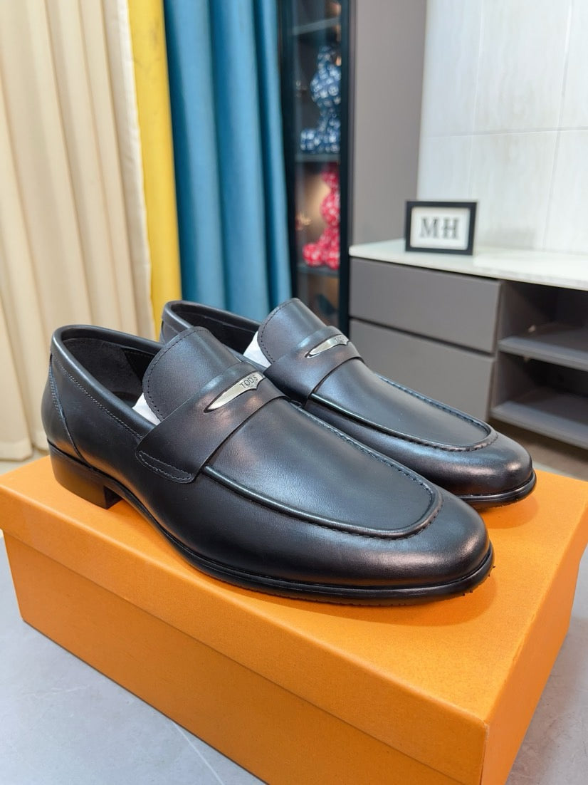Tod's Embossed Leather Casual Loafers