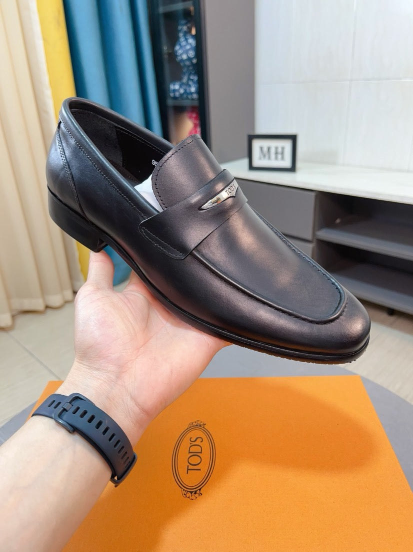 Tod's Embossed Leather Casual Loafers