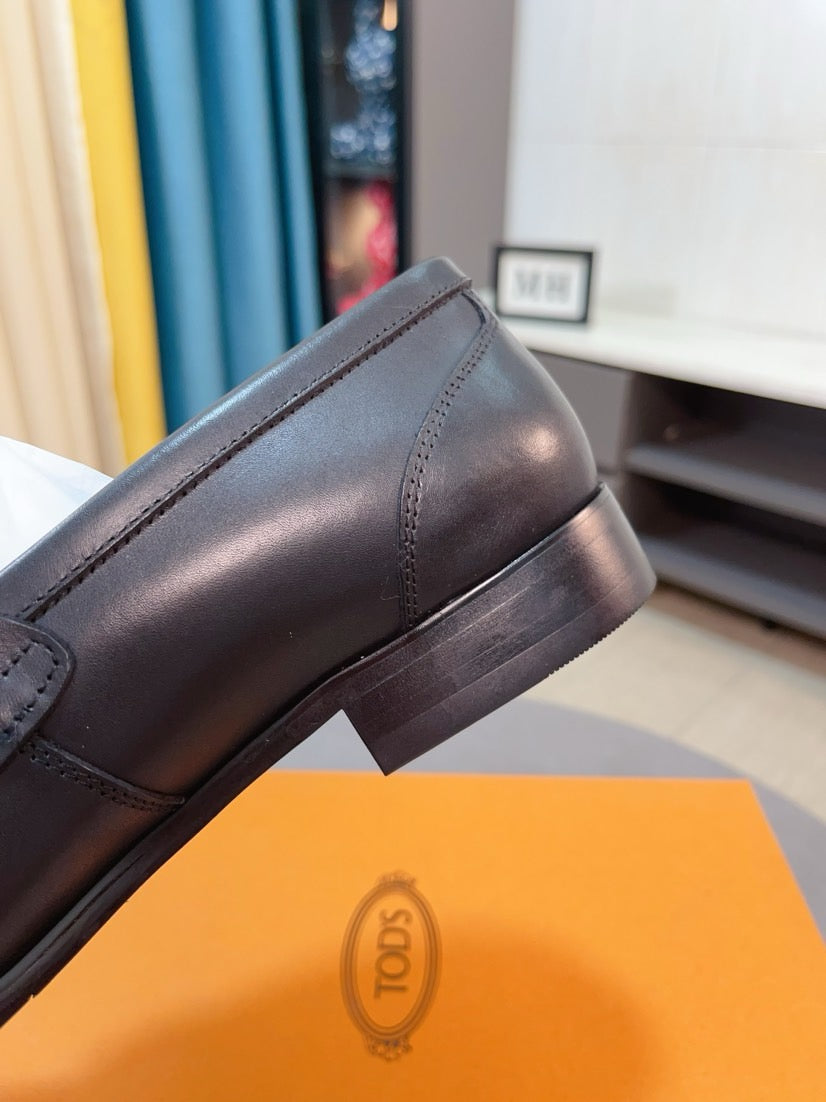 Tod's Embossed Leather Casual Loafers