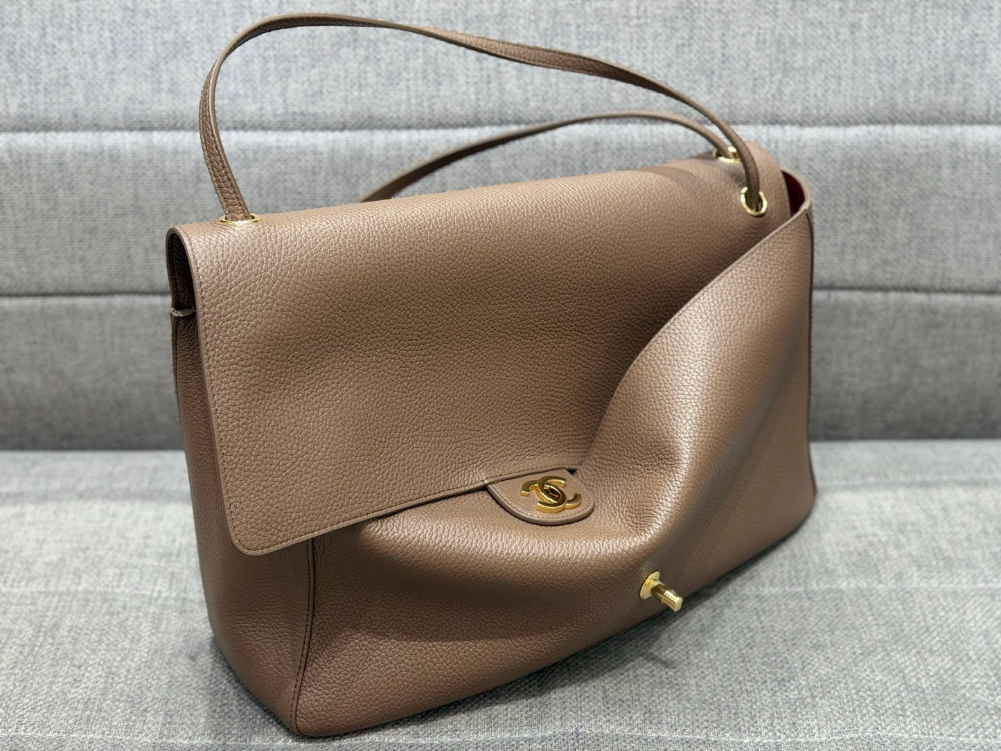 Chanel Maxi Flap – 26S