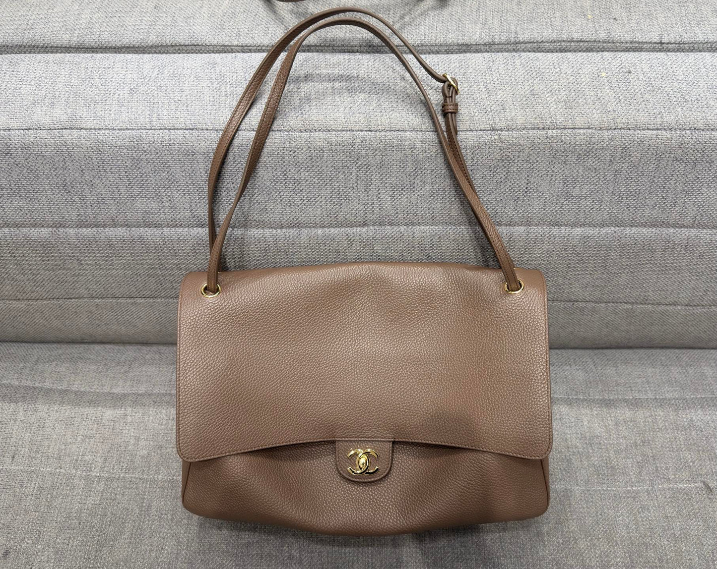 Chanel Maxi Flap – 26S