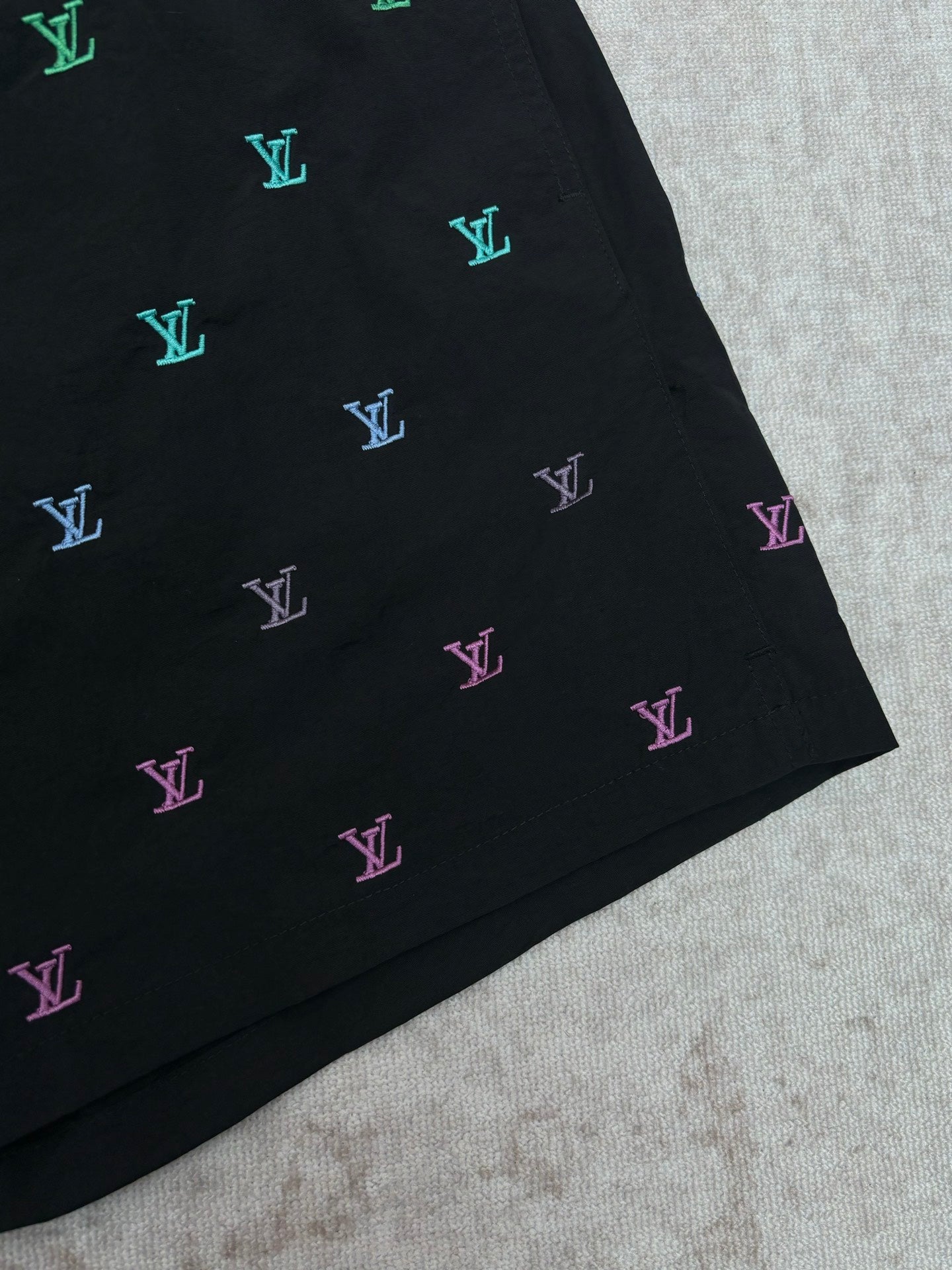 Louis Vuitton Blason Gradient Embroidered Denim Shorts – 26SS