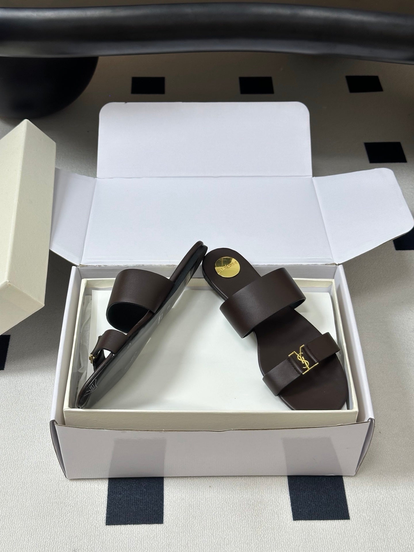 Saint Laurent Classic Letter Buckle Flat Sandals – 26S Collection