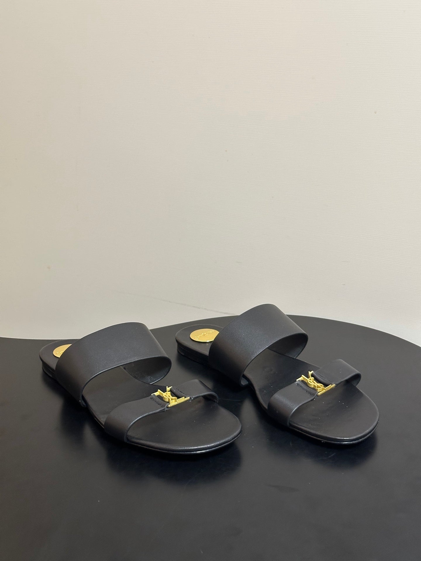 Saint Laurent Classic Letter Buckle Flat Sandals – 26S Collection