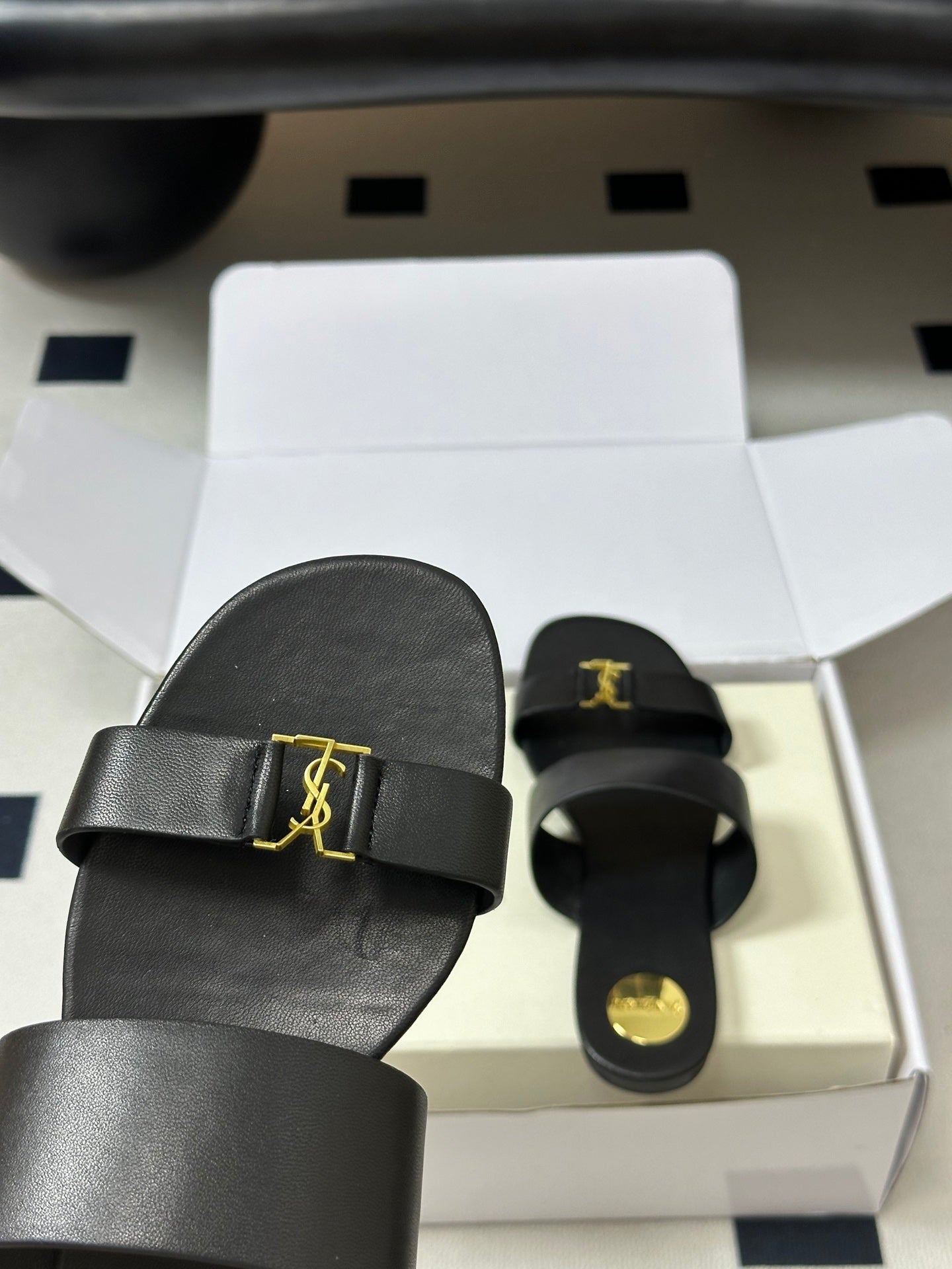 Saint Laurent Classic Letter Buckle Flat Sandals – 26S Collection