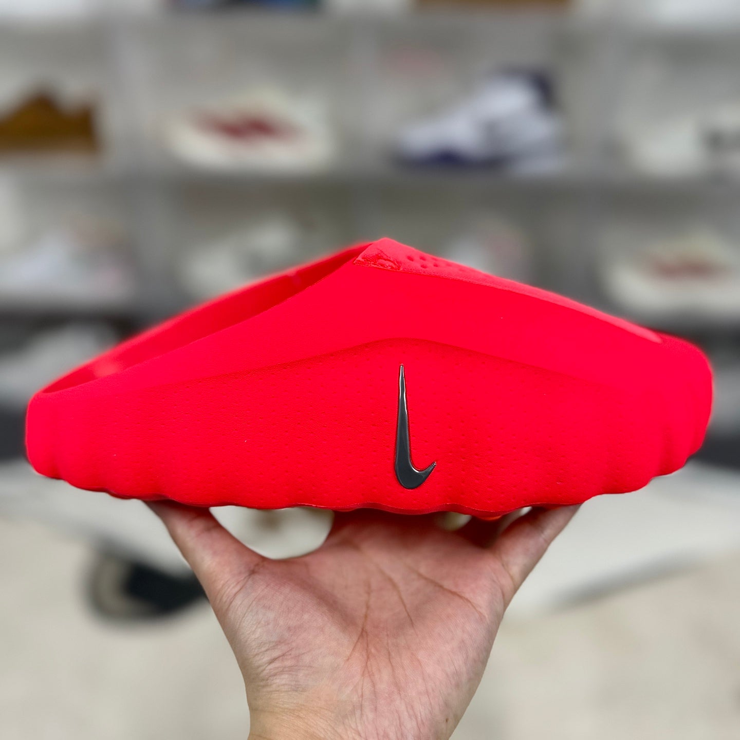 Nike Mind 001 Tech Closed-Toe Slippers