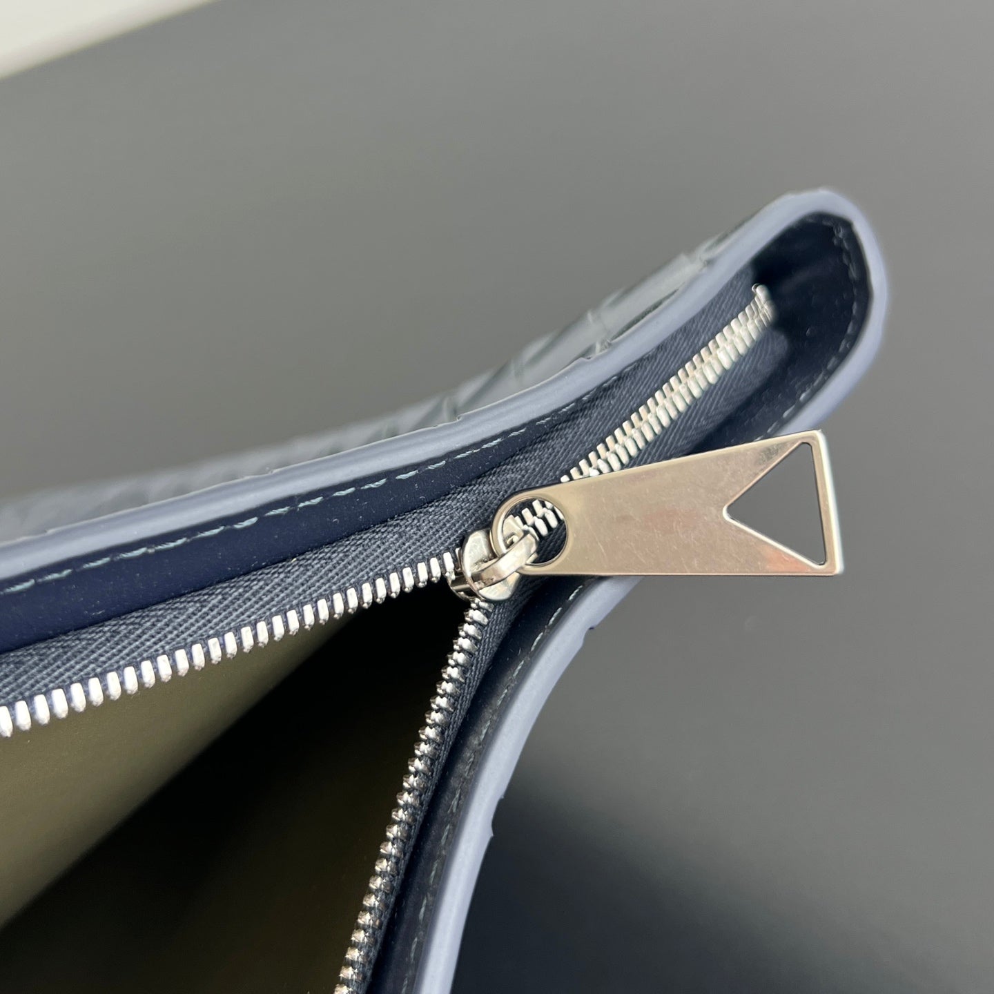 Bottega Veneta Intreccio Half-Zip Clutch Bag 607479